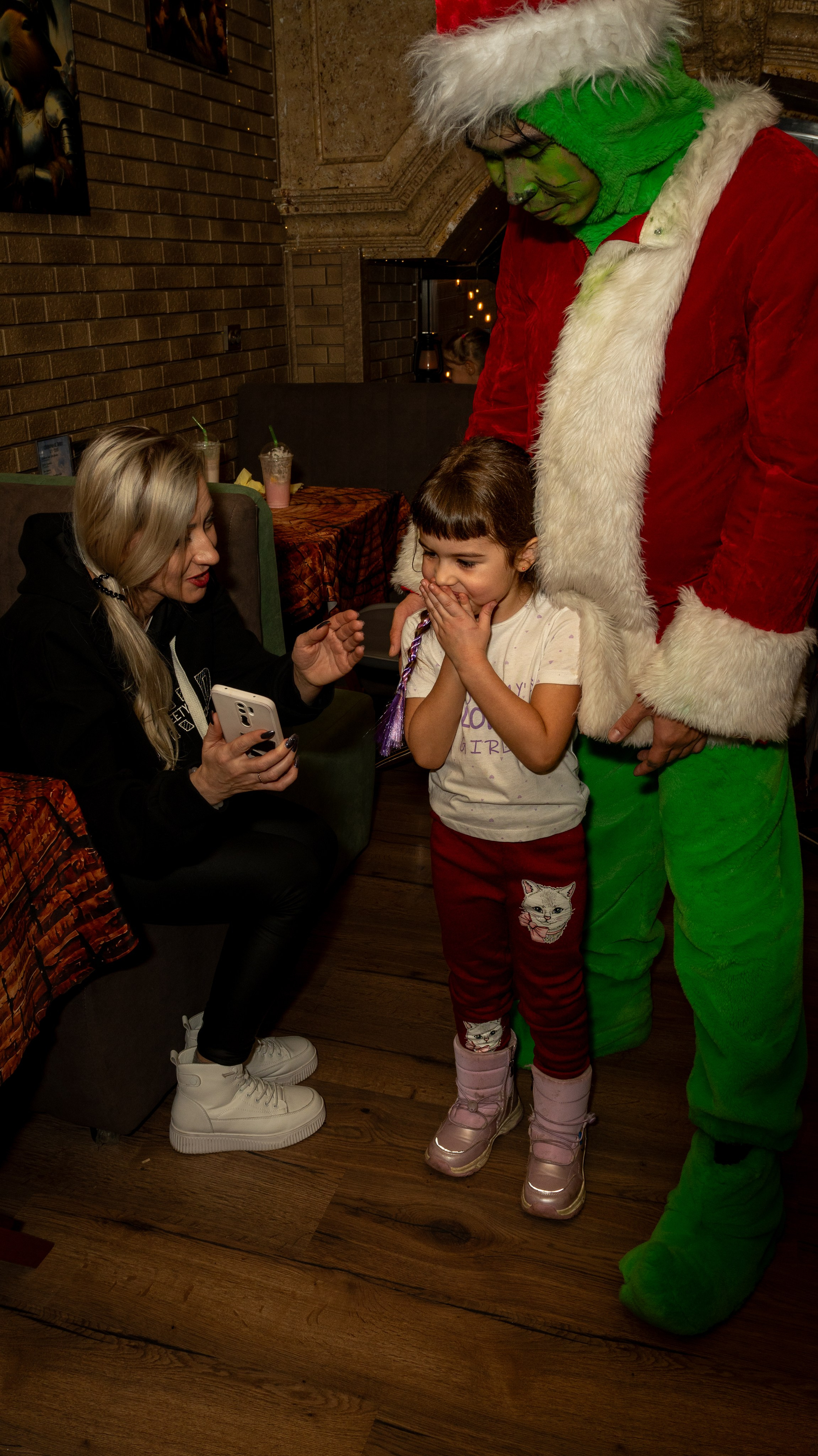 '25 Christmas at KofeBara. Stan Sidel’s Art