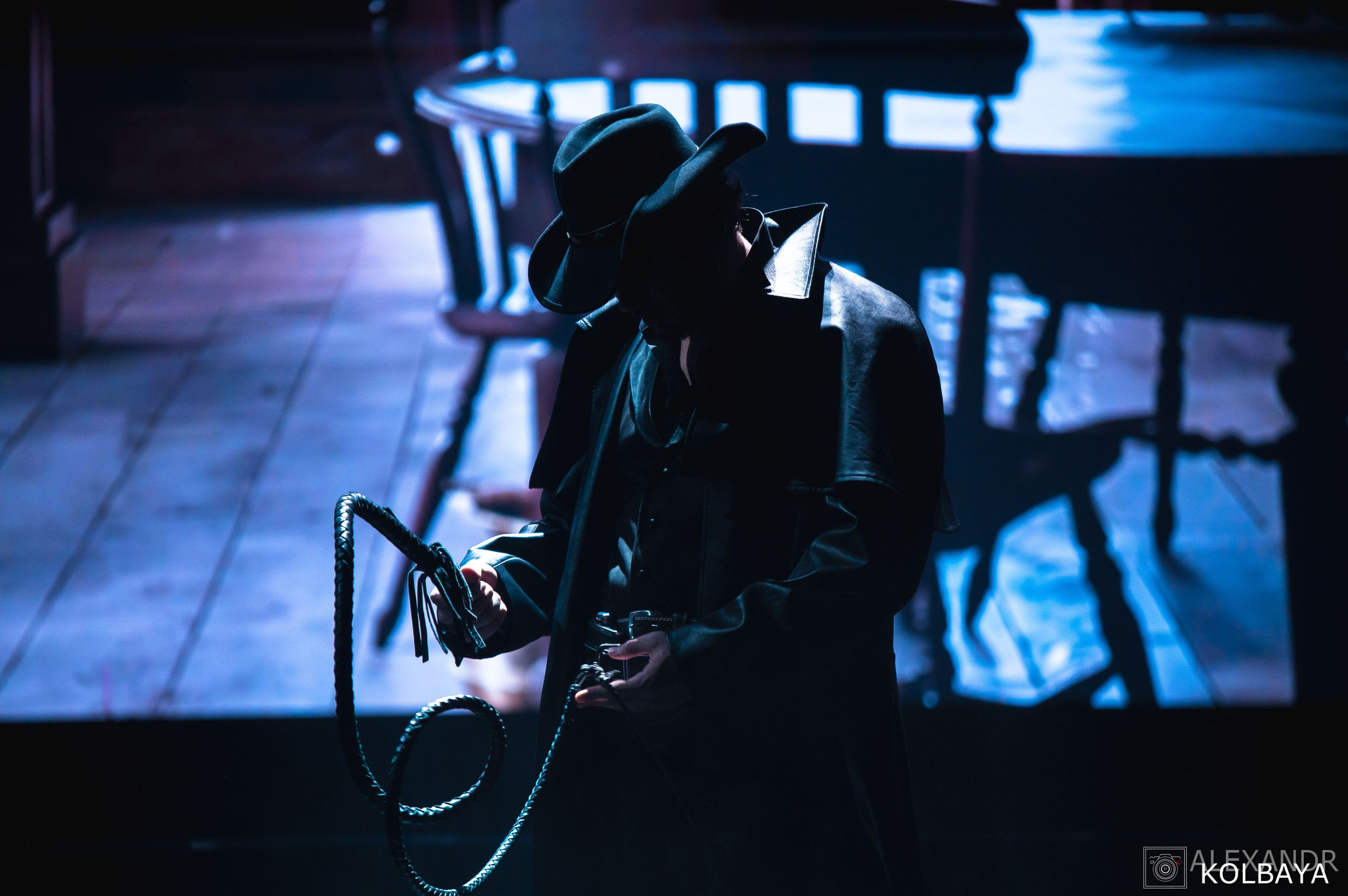 Фотографии со спектакля «Привет, я тетя Чарли». Концертный и театральный репортажный фотограф в Москве Александр Колбая