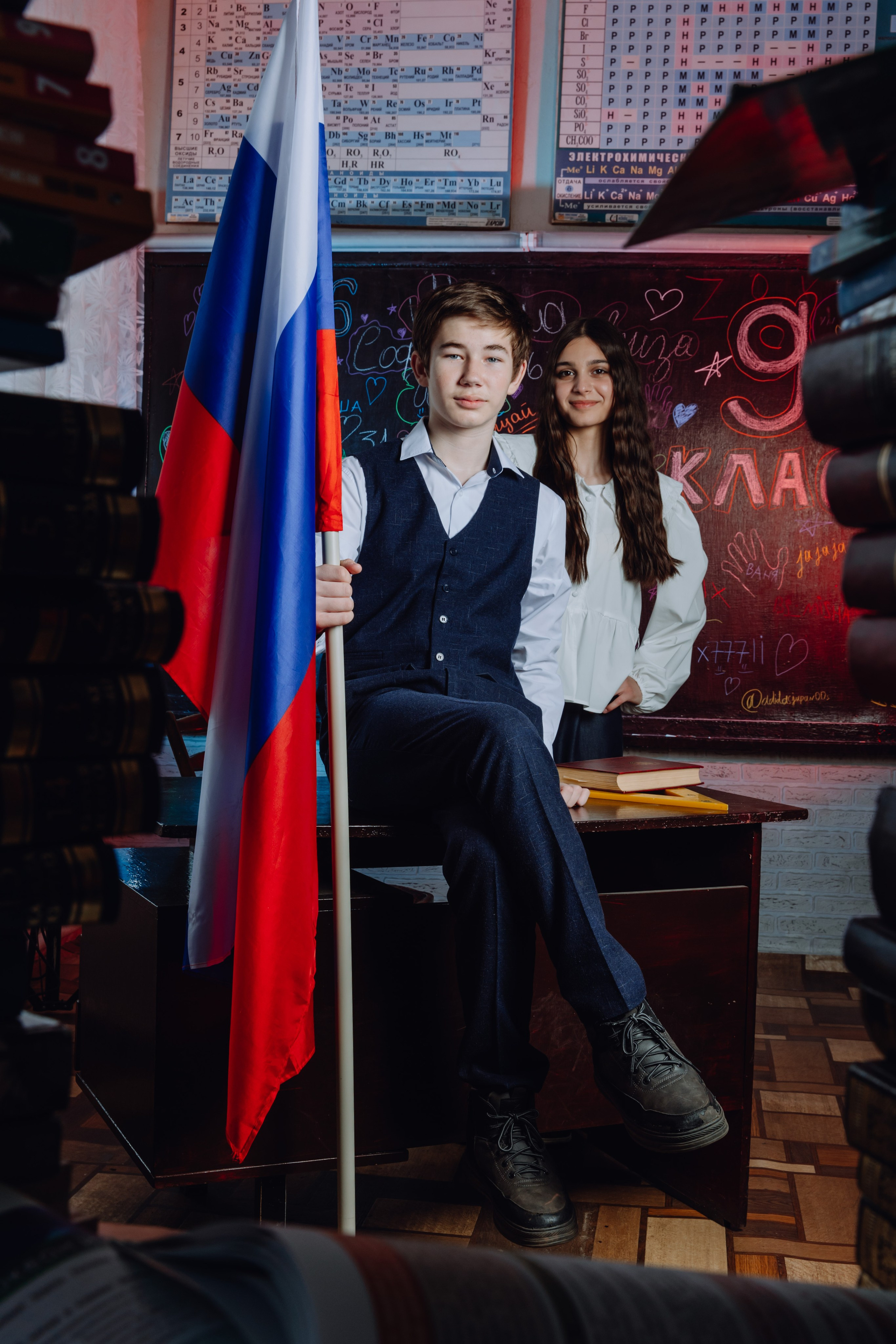 Школьные альбомы в Чернянке. Фотограф Максим Никонов