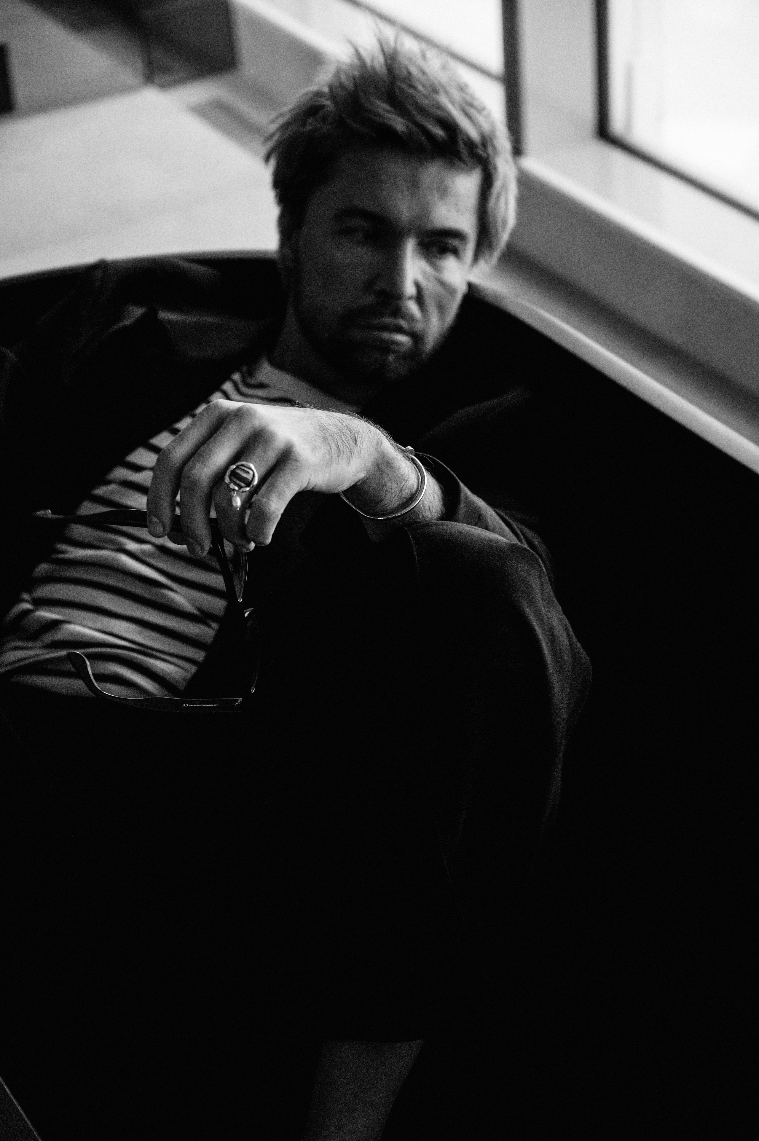 Максим. Профессиональный фотограф беременности в СПБ. Стильные фотосессии беременности в стиле минимализм и классическая фотография