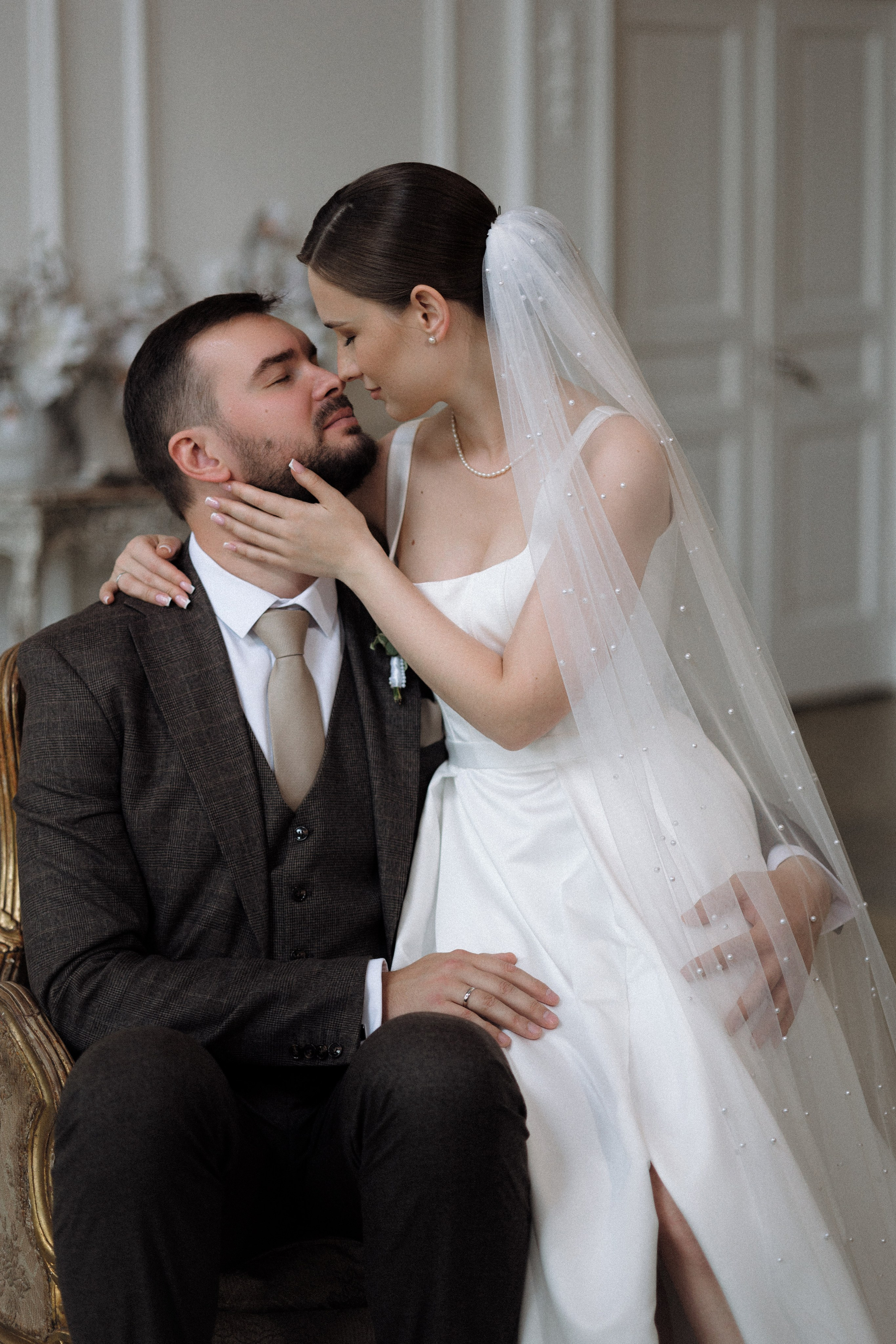 Портфолио свадебного фотографа в Москве. Фотосессия с лошадьми Москва. Фотограф на свадьбу в Москве. Свадебная фотосессия на черном фоне. Фотограф в Москве Валерия Рожкова