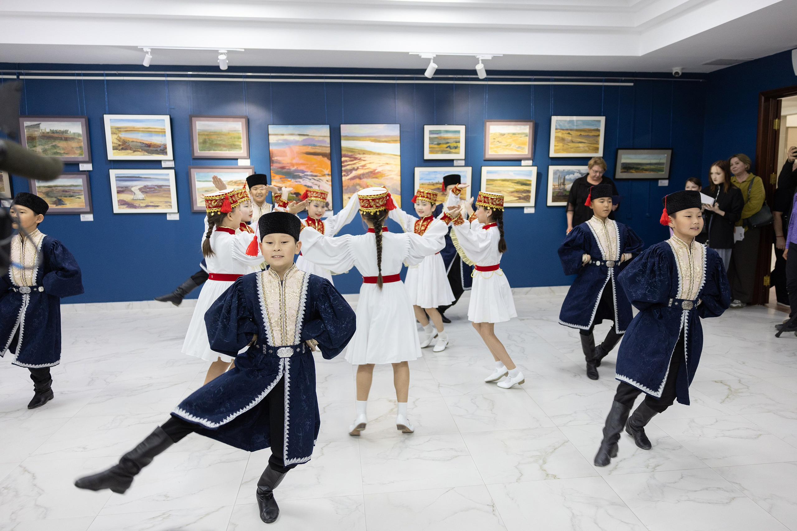 Белая дорога. Ефремова Ольга. Художник