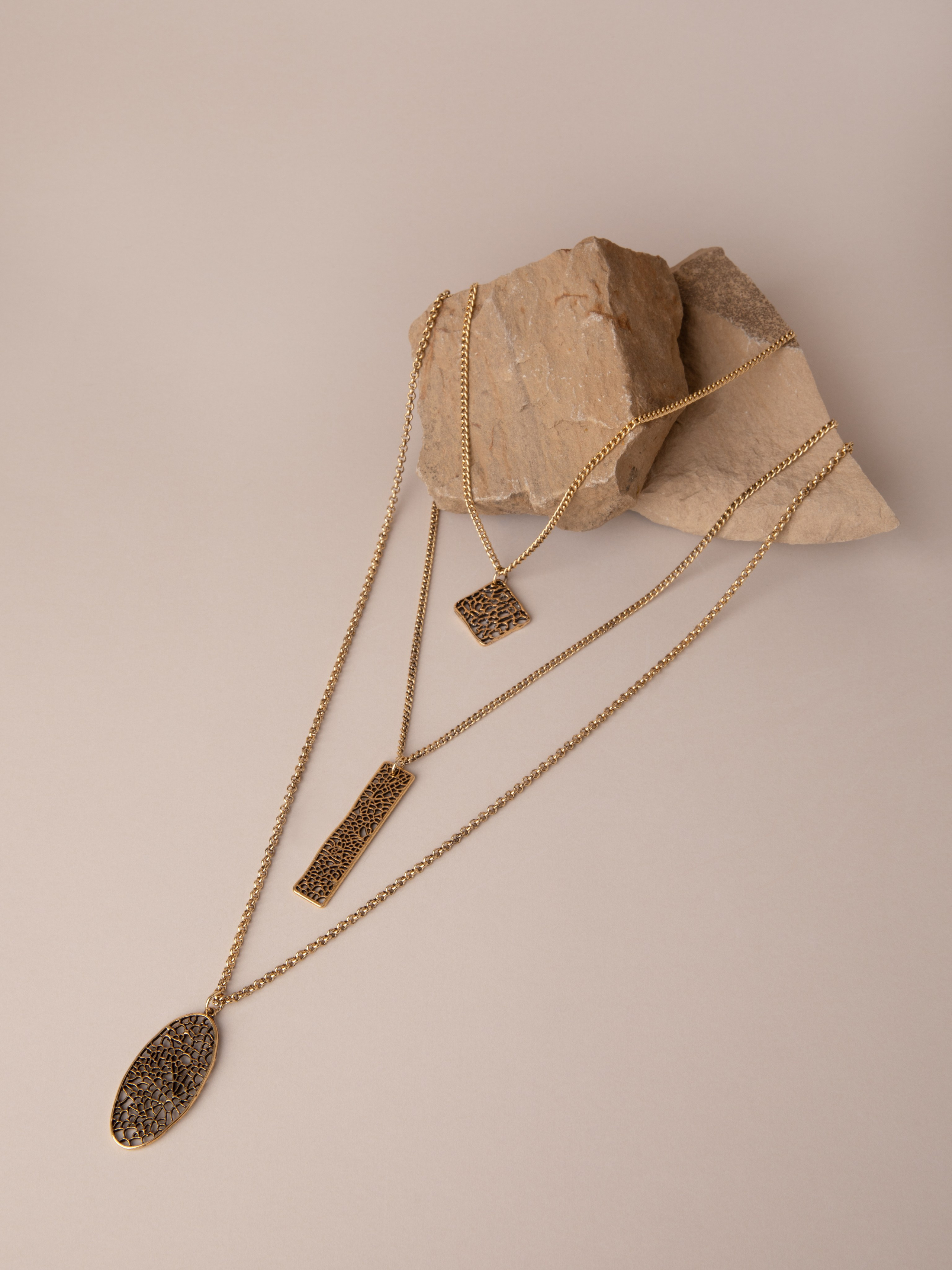 Украшения. Фотостудия предметной и модельной съёмки для маркетплейсов