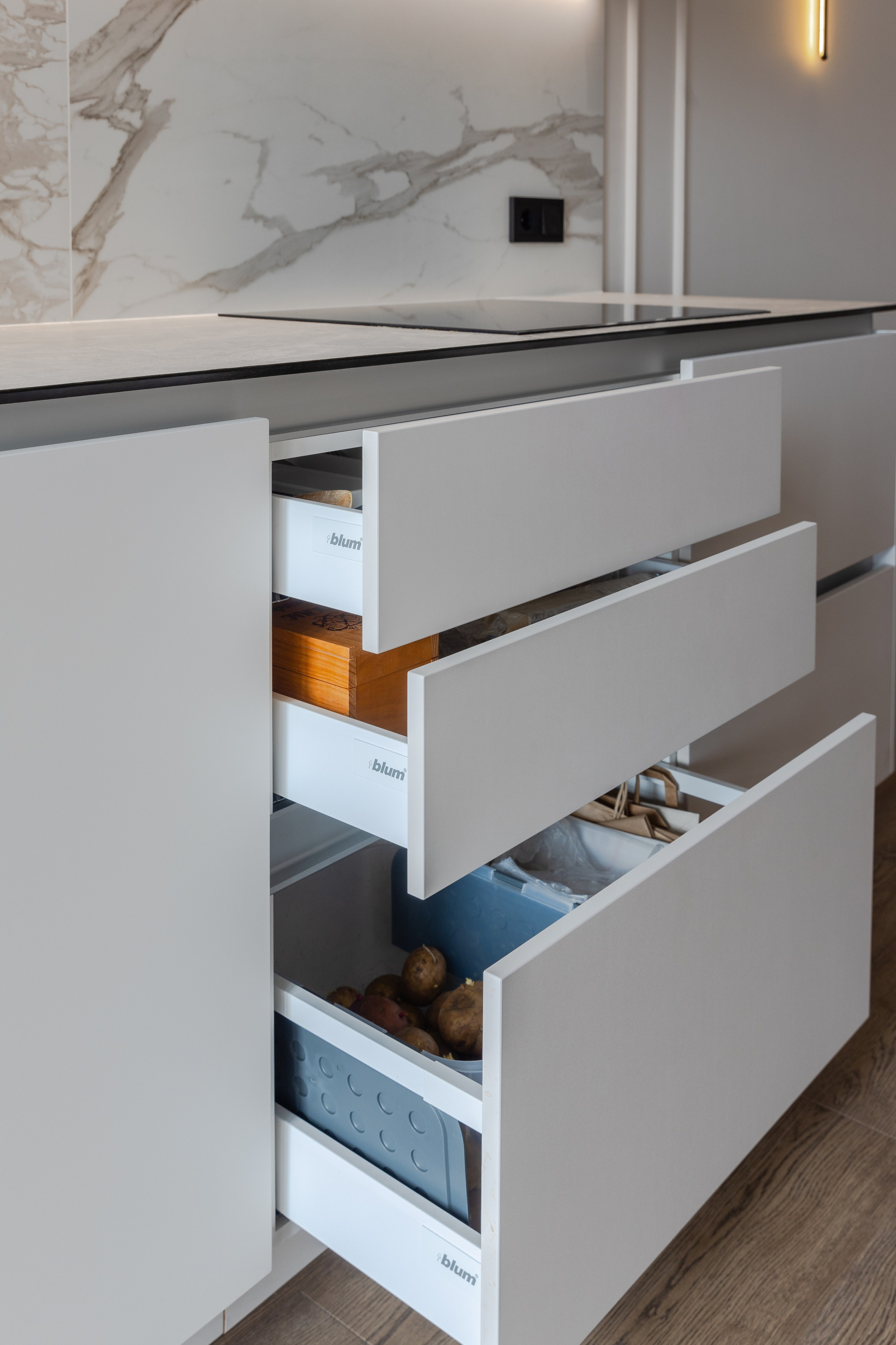 Северный Парк | Кухня | ГР-5743. ГУДРУМ — Мебель на заказ в Томске | Кухни | Шкафы | Стулья и Столы