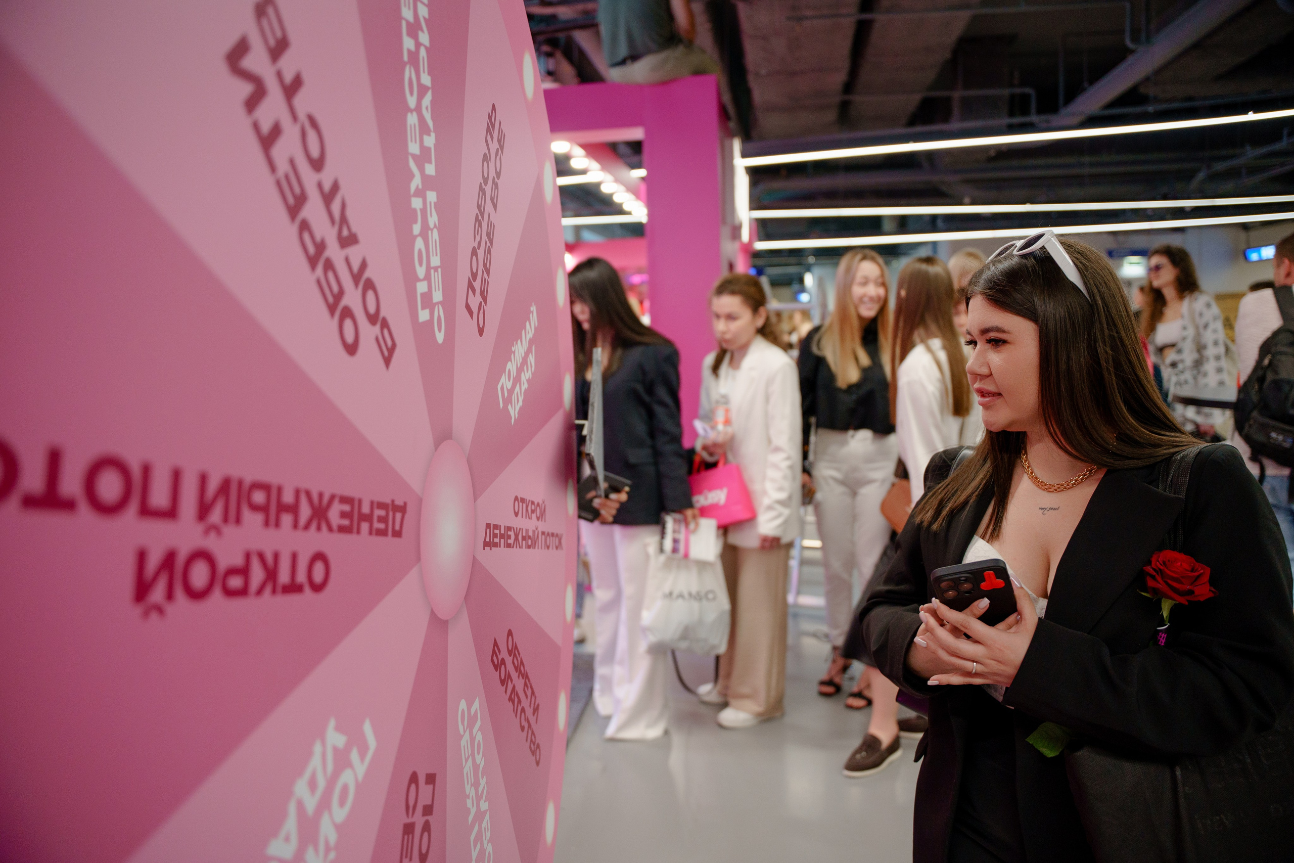 Фотограф на самую масштабную женскую конференцию в России WomenConf. Репортажный фотограф Москва Сергей Дружинин