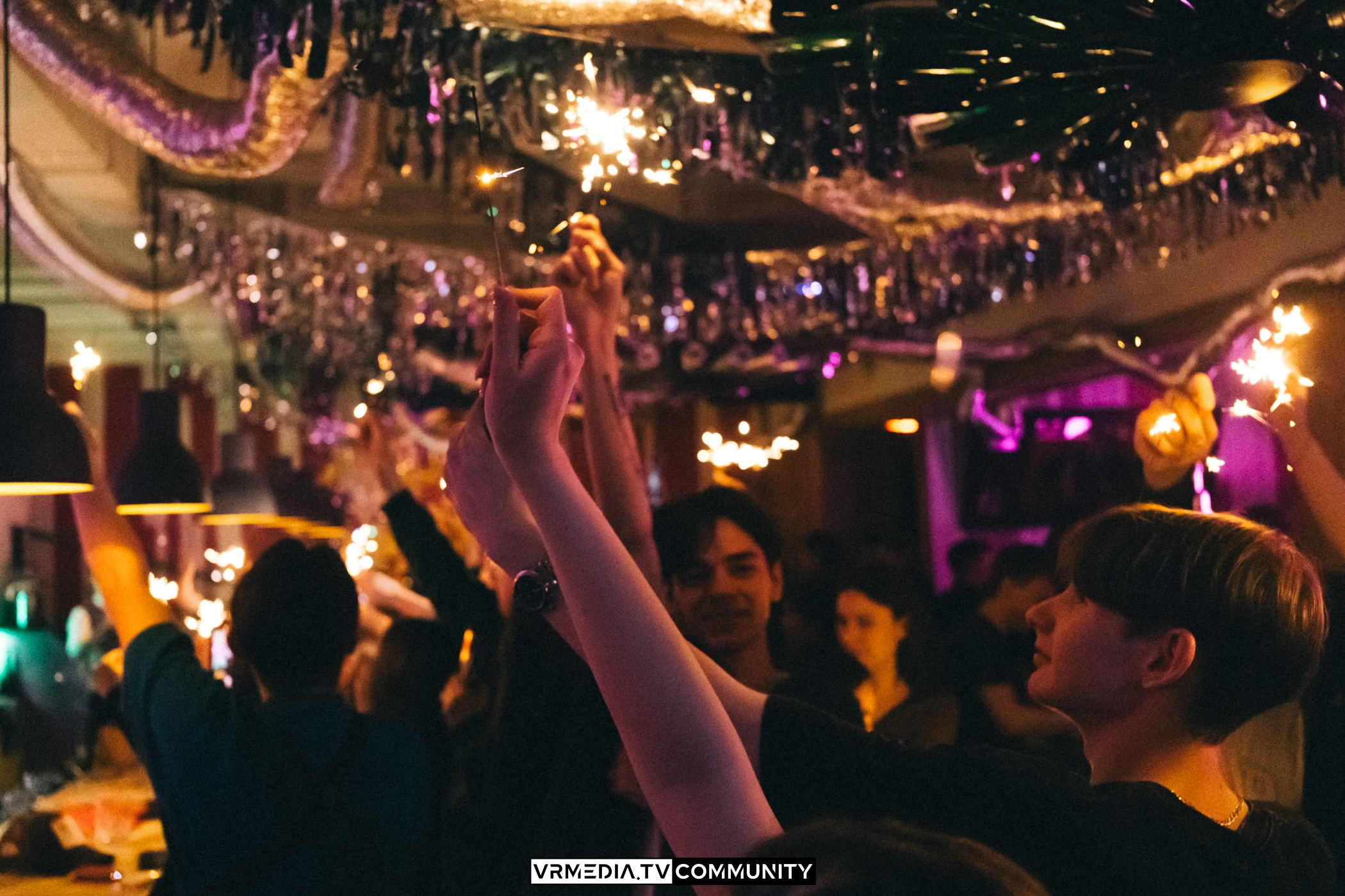 Бар «Cosmo»: Прощальная вечеринка