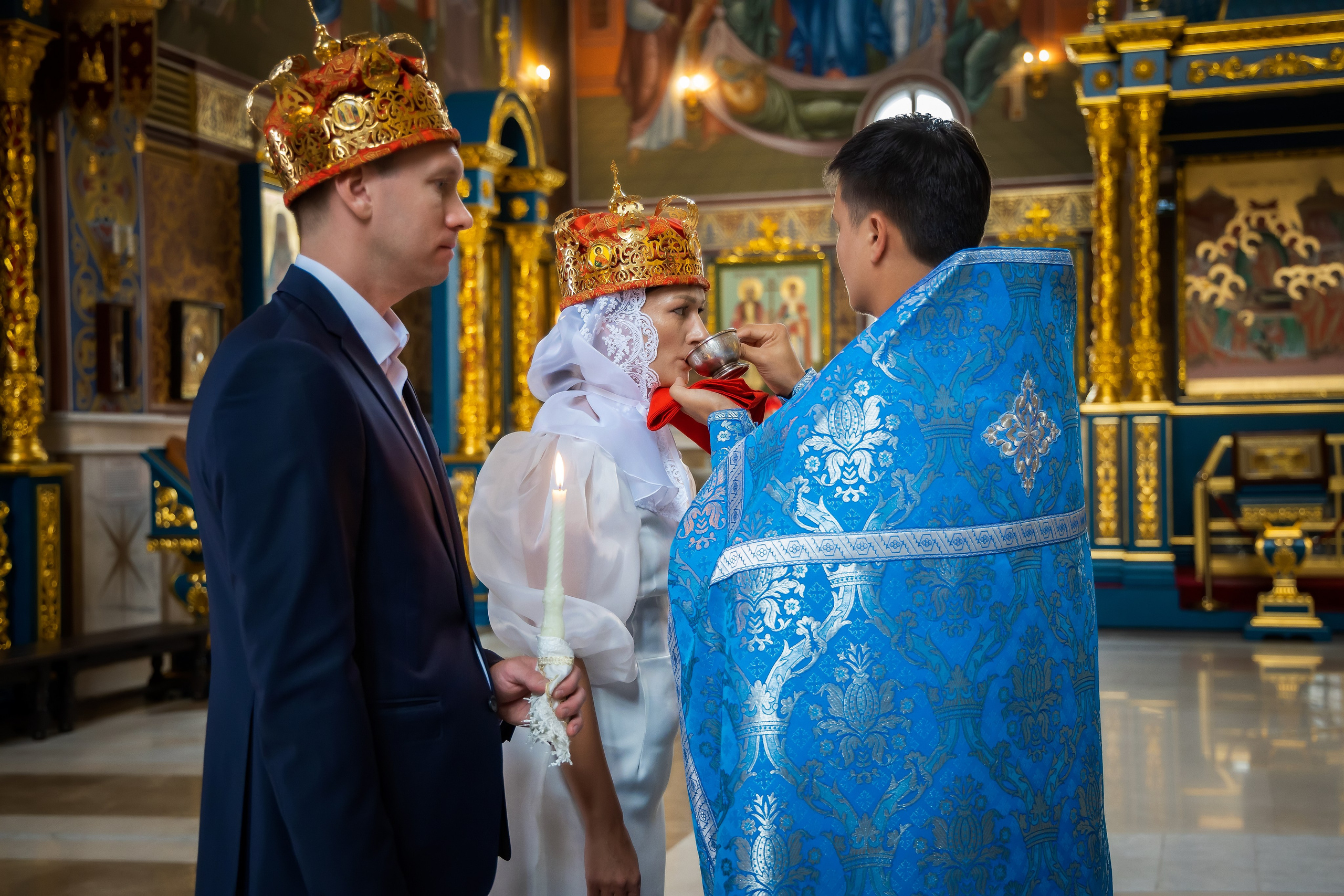 В Храме. Семейный и Свадебный фотограф в Астане Александр Астапов