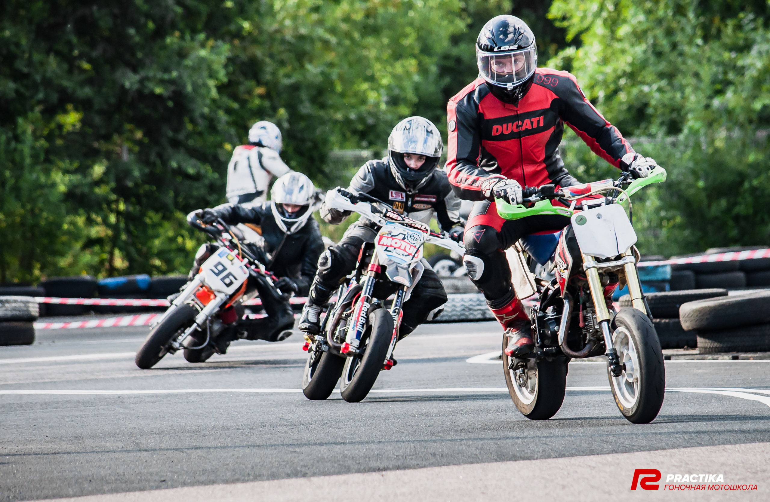 Соревнования гоночной мотошколы PRACTIKA. Мотофотограф в Санкт-Петербурге Мария Скурская