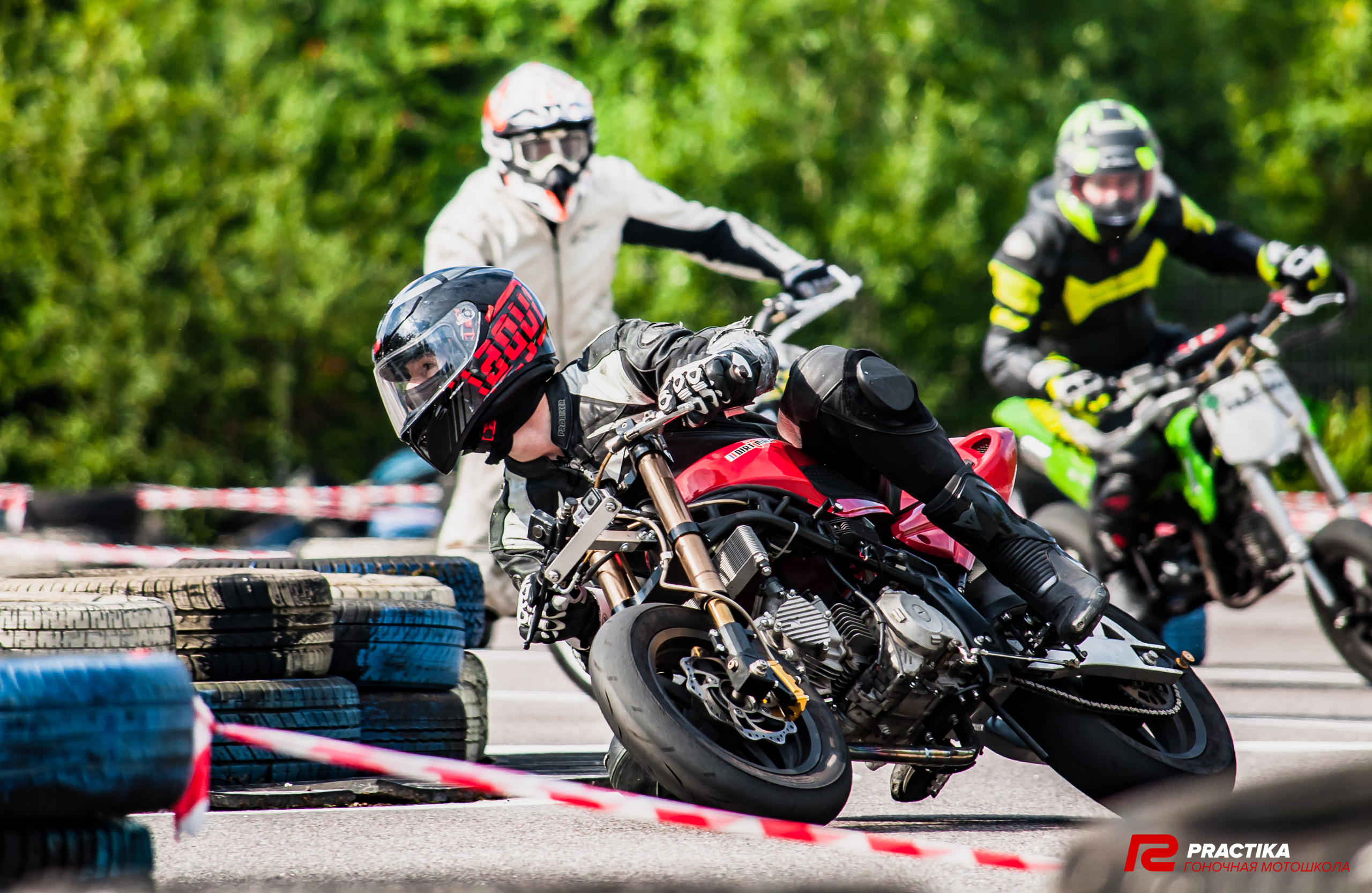 Соревнования гоночной мотошколы PRACTIKA. Мотофотограф в Санкт-Петербурге Мария Скурская