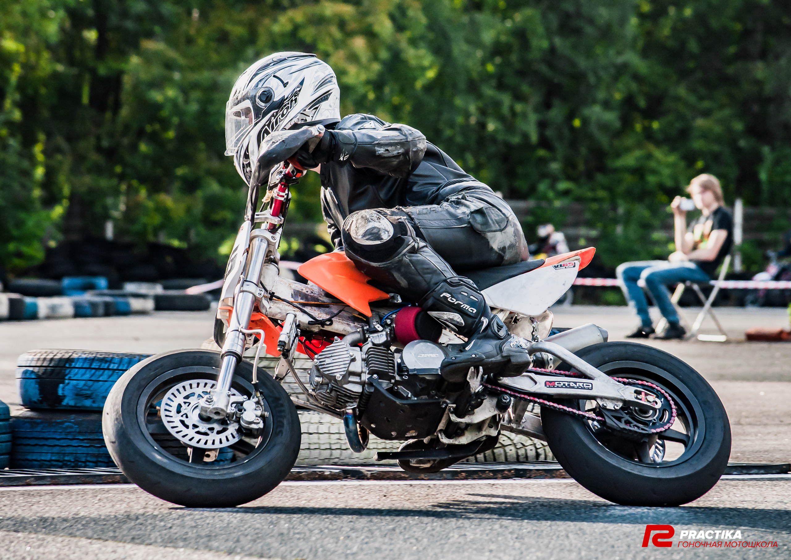 Соревнования гоночной мотошколы PRACTIKA. Мотофотограф в Санкт-Петербурге Мария Скурская