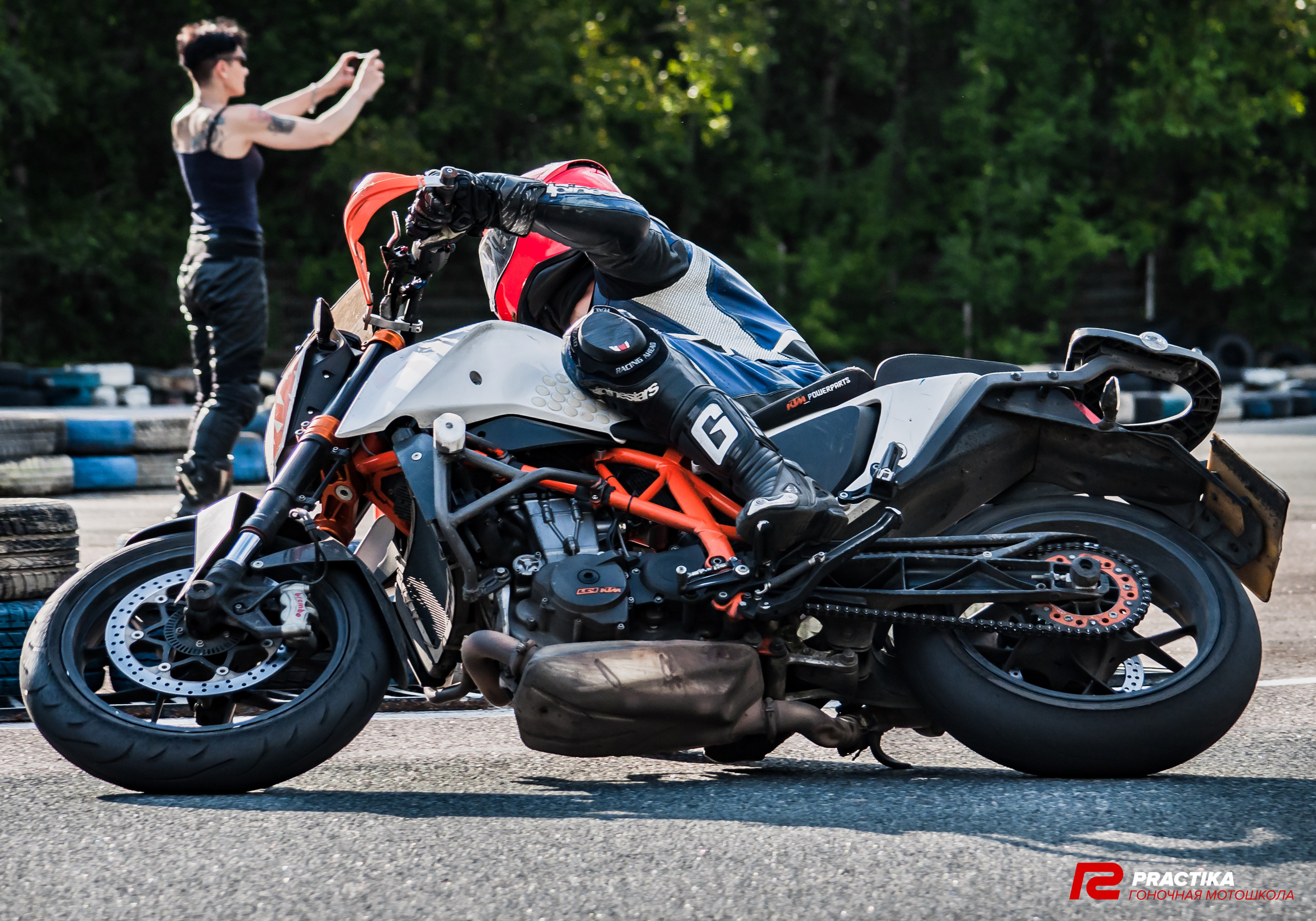Соревнования гоночной мотошколы PRACTIKA. Мотофотограф в Санкт-Петербурге Мария Скурская