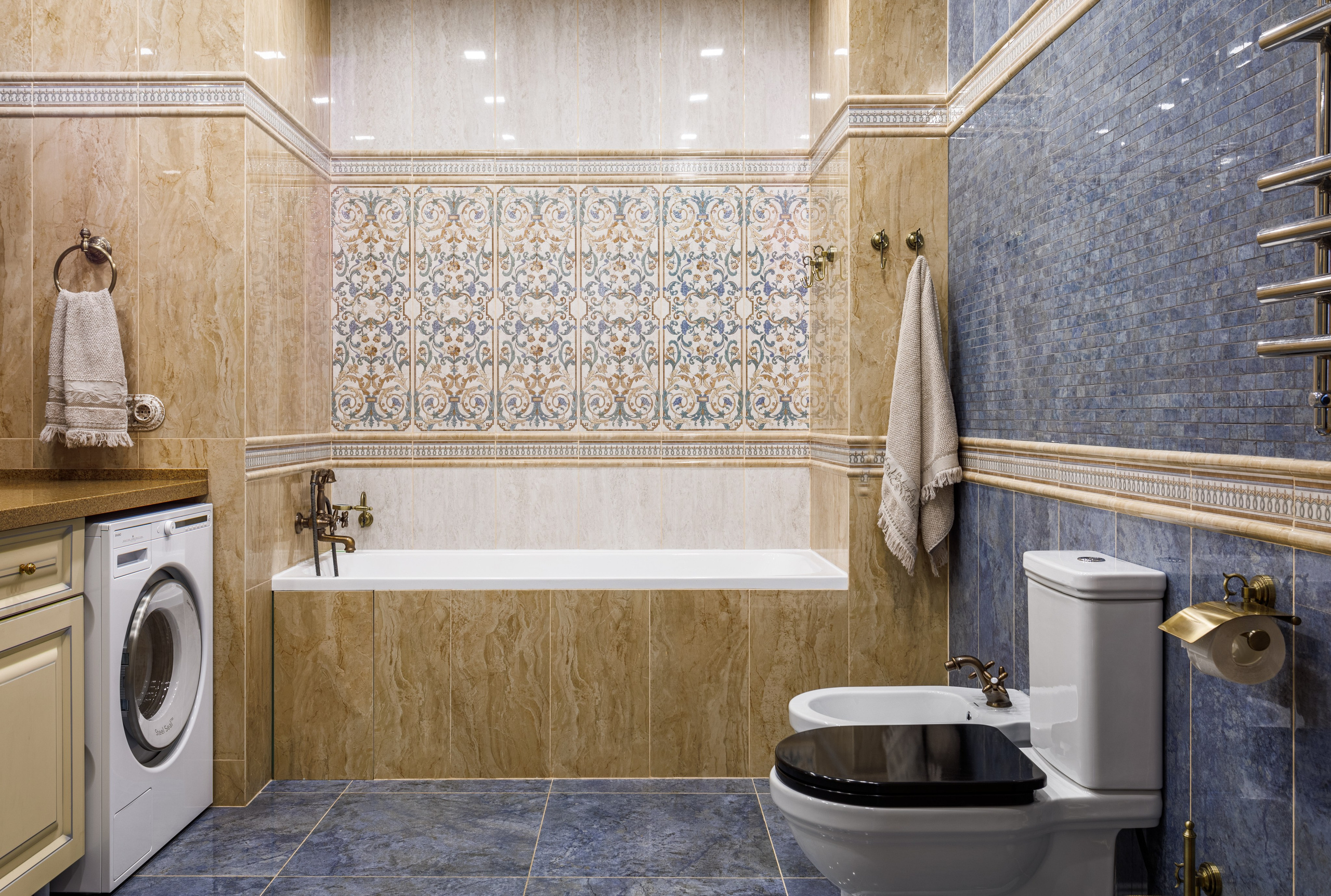 Цель профессиональной фотосъемки в области интерьеров заключается в создании визуального контента, который эффективно демонстрирует продукцию и ее применение в различных интерьерах. Интерьерный фотограф стремится передать атмосферу и стиль, в которых мебель, декор и отделочные материалы могут быть использованы. Это достигается через грамотное использование света, композиции и деталей, что позволяет подчеркнуть уникальные характеристики каждого предмета