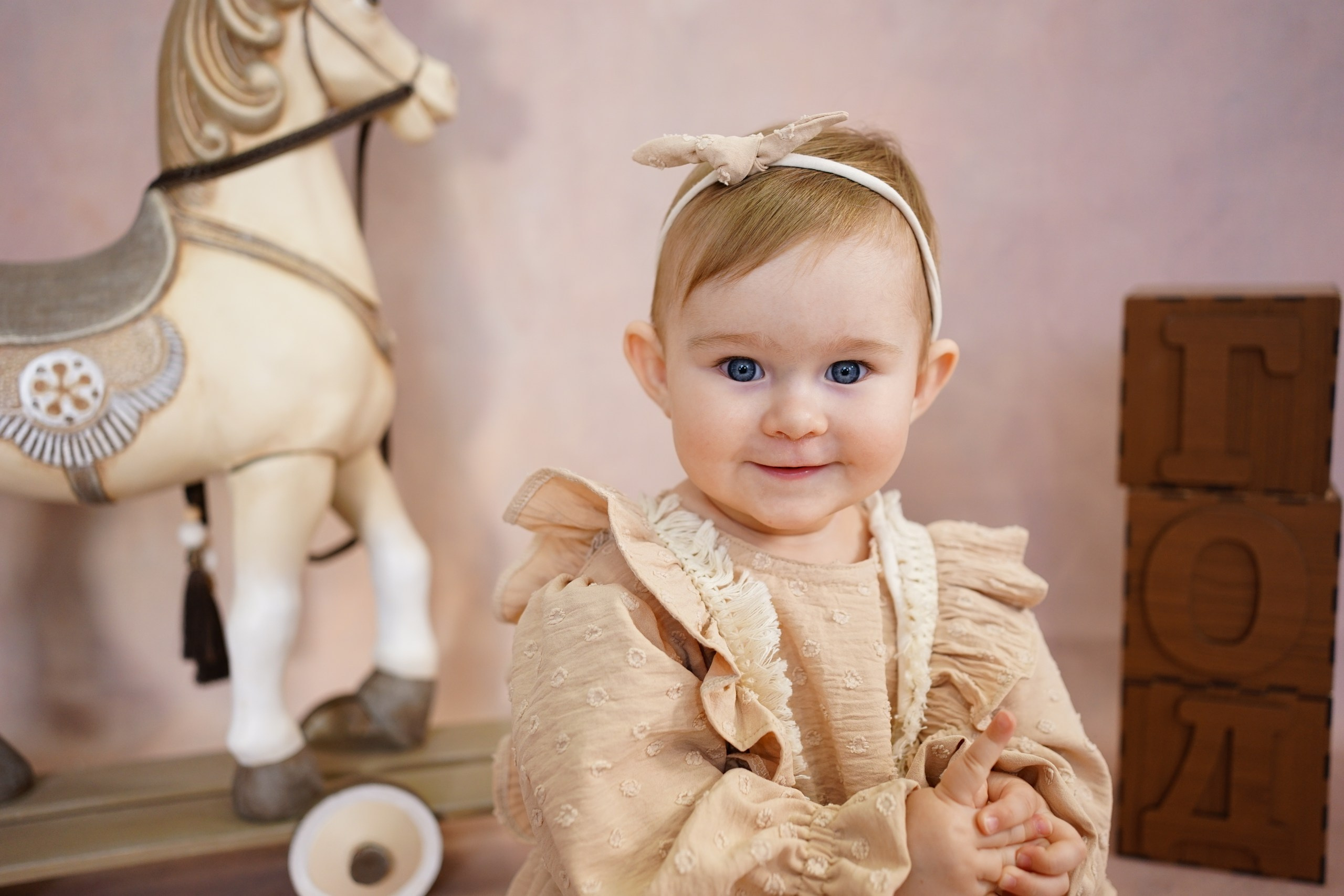 Фотозоны на ХОЛСТЕ. Детская Фотостудия ГОДОВАСИКИ в Санкт-Петербурге фотосесия на годик