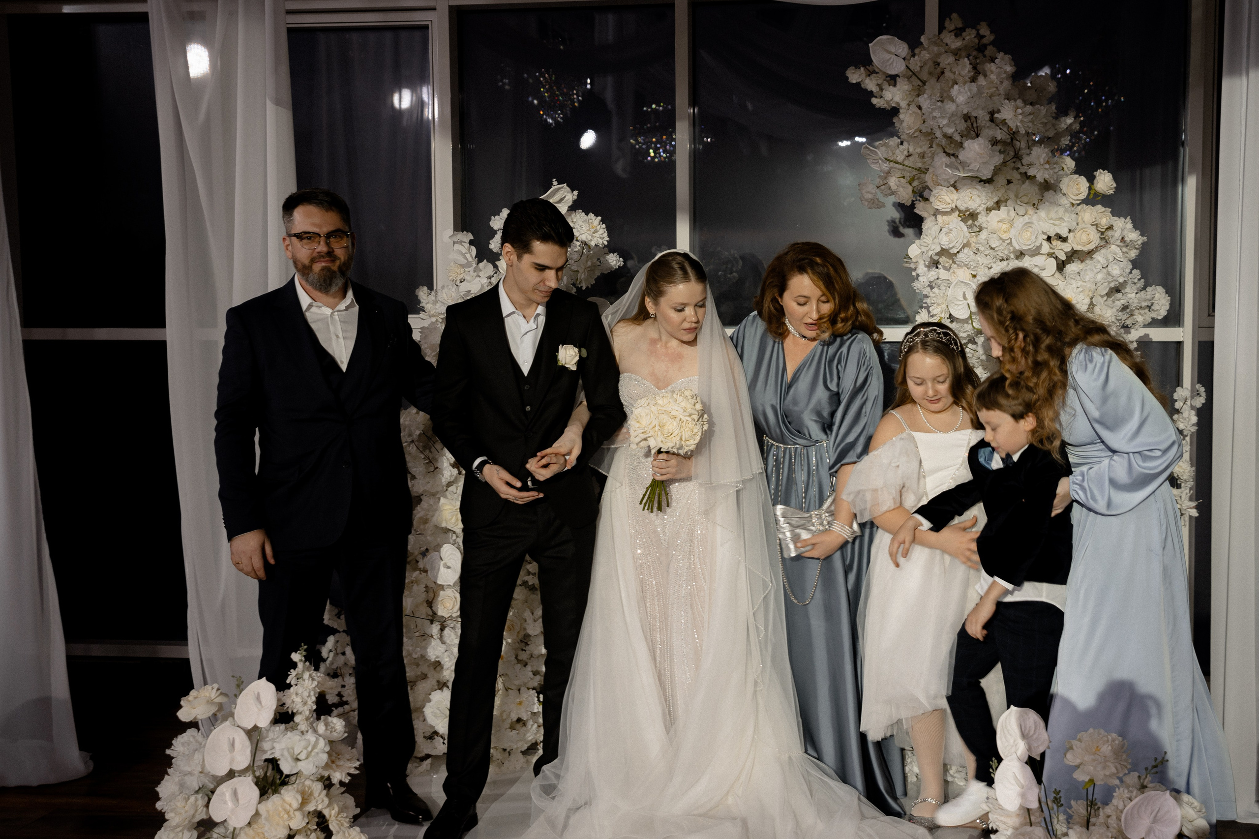 СВАДЕБНАЯ СЬЕМКА СБОРОВ В ОТЕЛЕ И ВЫЕЗД НА ЦЕРЕМОНИЮ (СНЯТО В СИБИРЕ В НИЖНЕВАРТОВСКЕ). Профессиональный фотограф, Санкт-Петербург — Виктория Богомолова