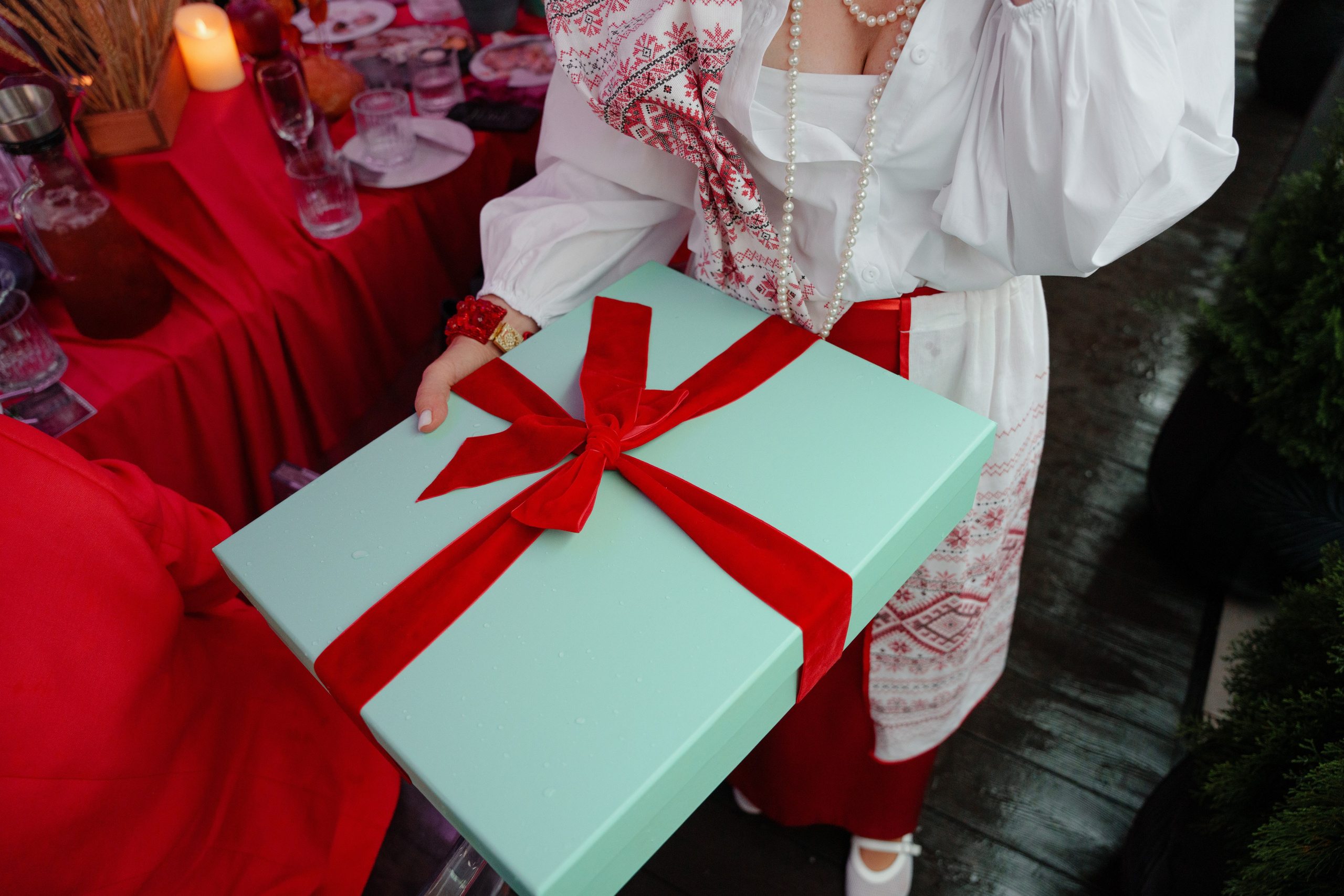 Репортажный фотограф на гендер пати в славянском стиле в Москве. Репортажный фотограф Москва Сергей Дружинин