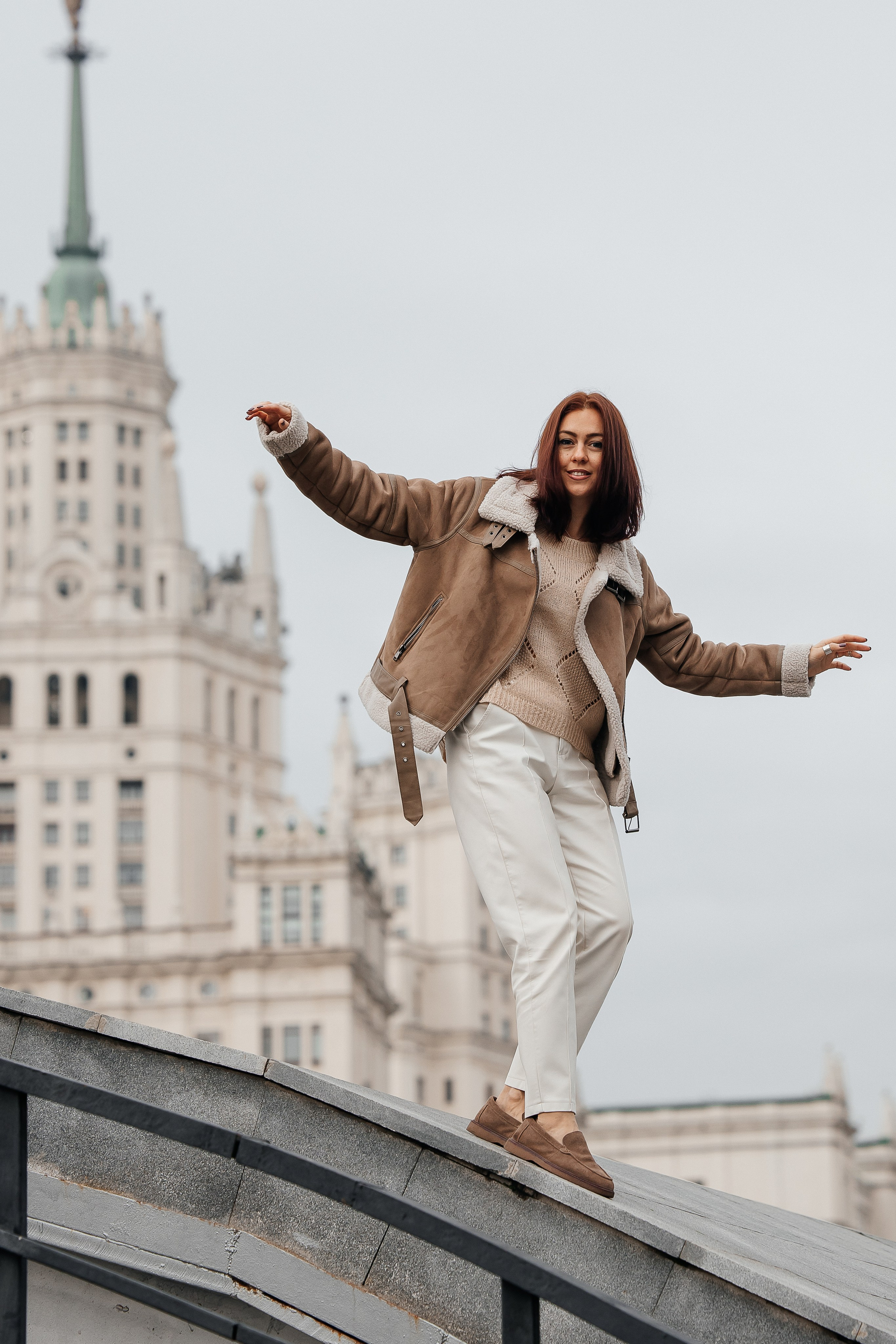 Прогулка у высотки на Котельнической набережной. Свадебный и семейный фотограф в Москве Красинская Мария