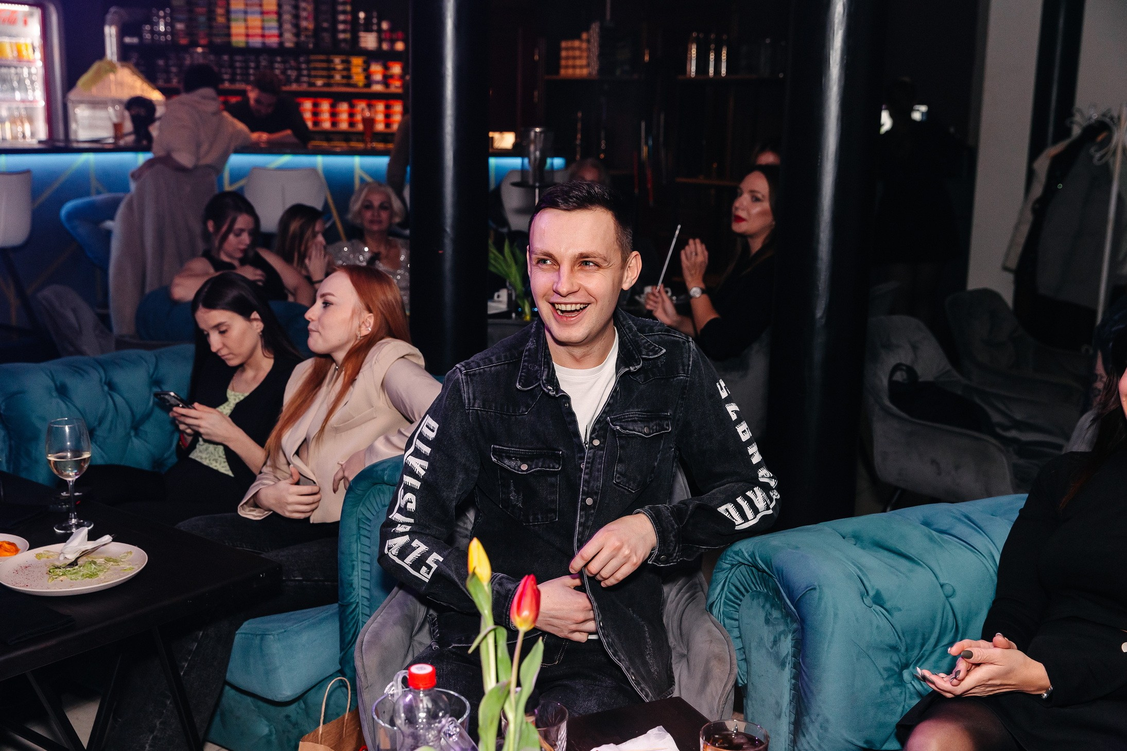 8 марта в лаунж-баре Major 2024. Свадебный, семейный и детский фотограф в Калининграде Елена Кравцова