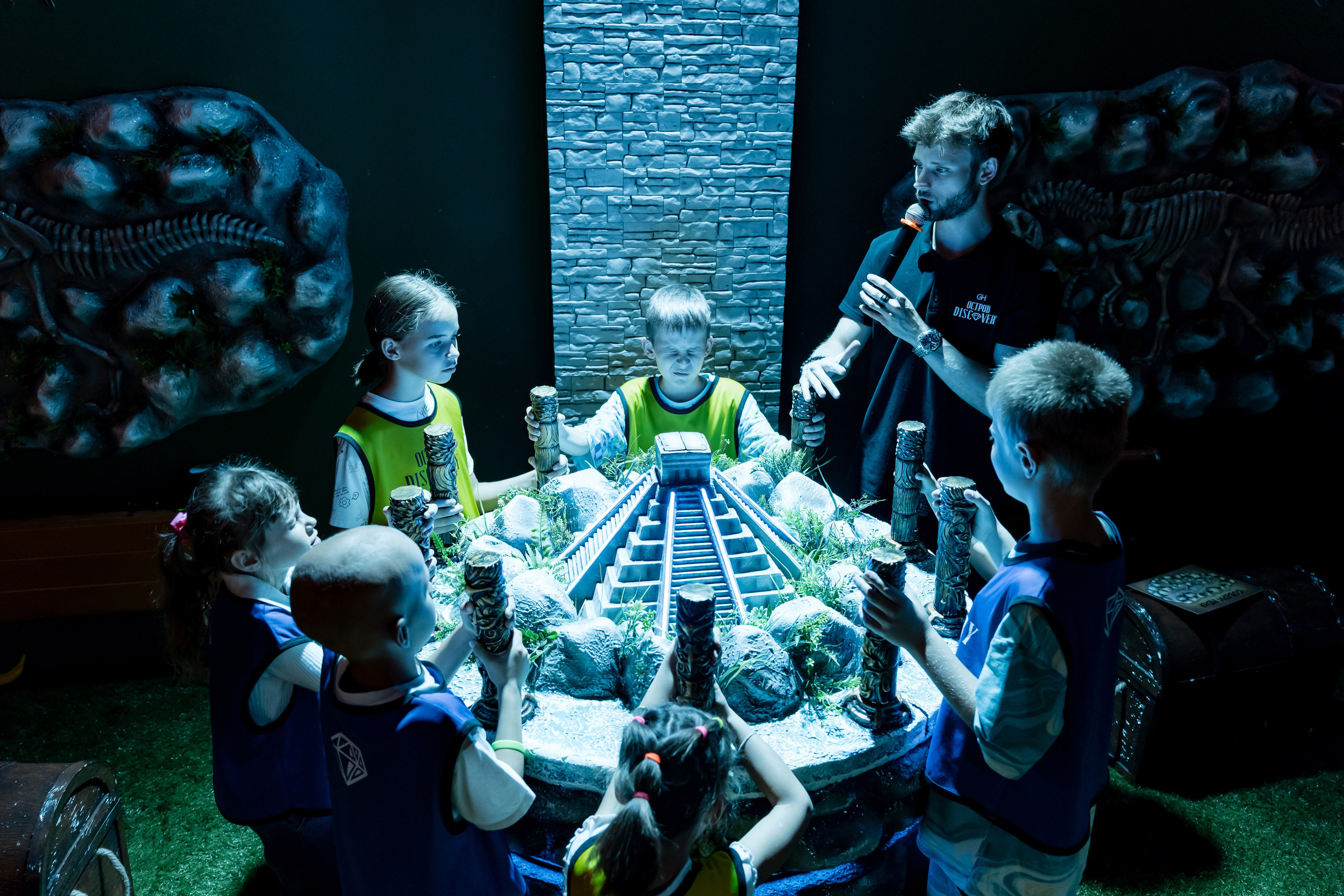 С Днем Рождения, Гена! Остров Discovery