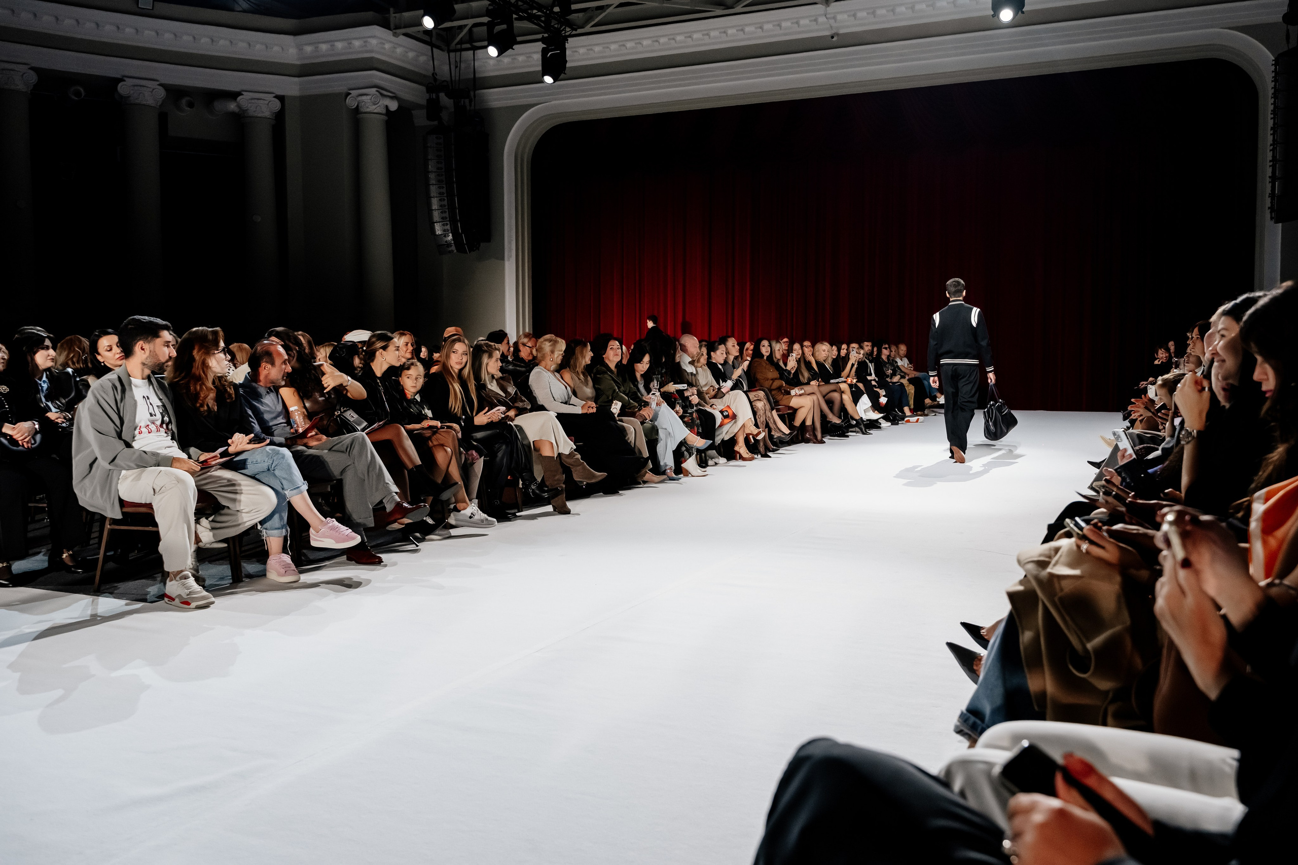 TSUM FASHION SHOW 2025. Свадебный и семейный фотограф в Сочи Никита Пищов