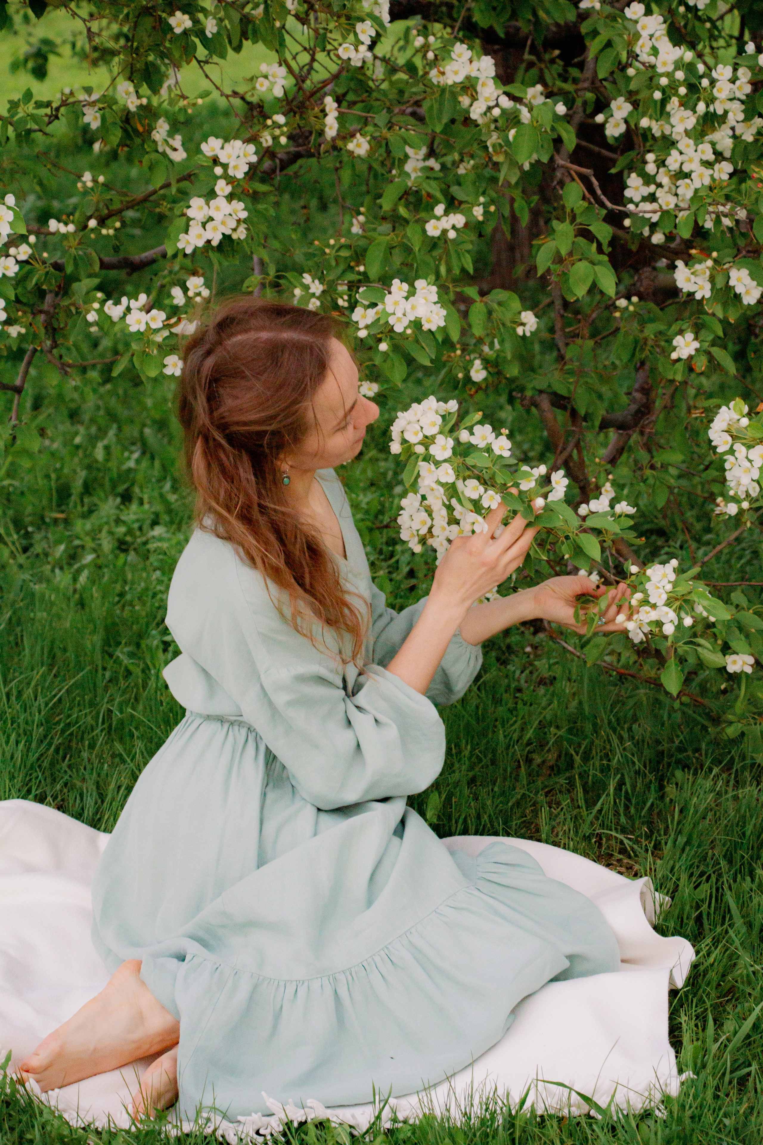 Фотосессия с цветущими яблонями, Екатеринбург. Фотопрогулка. Фотограф в Екатеринбурге Пойгина Елена