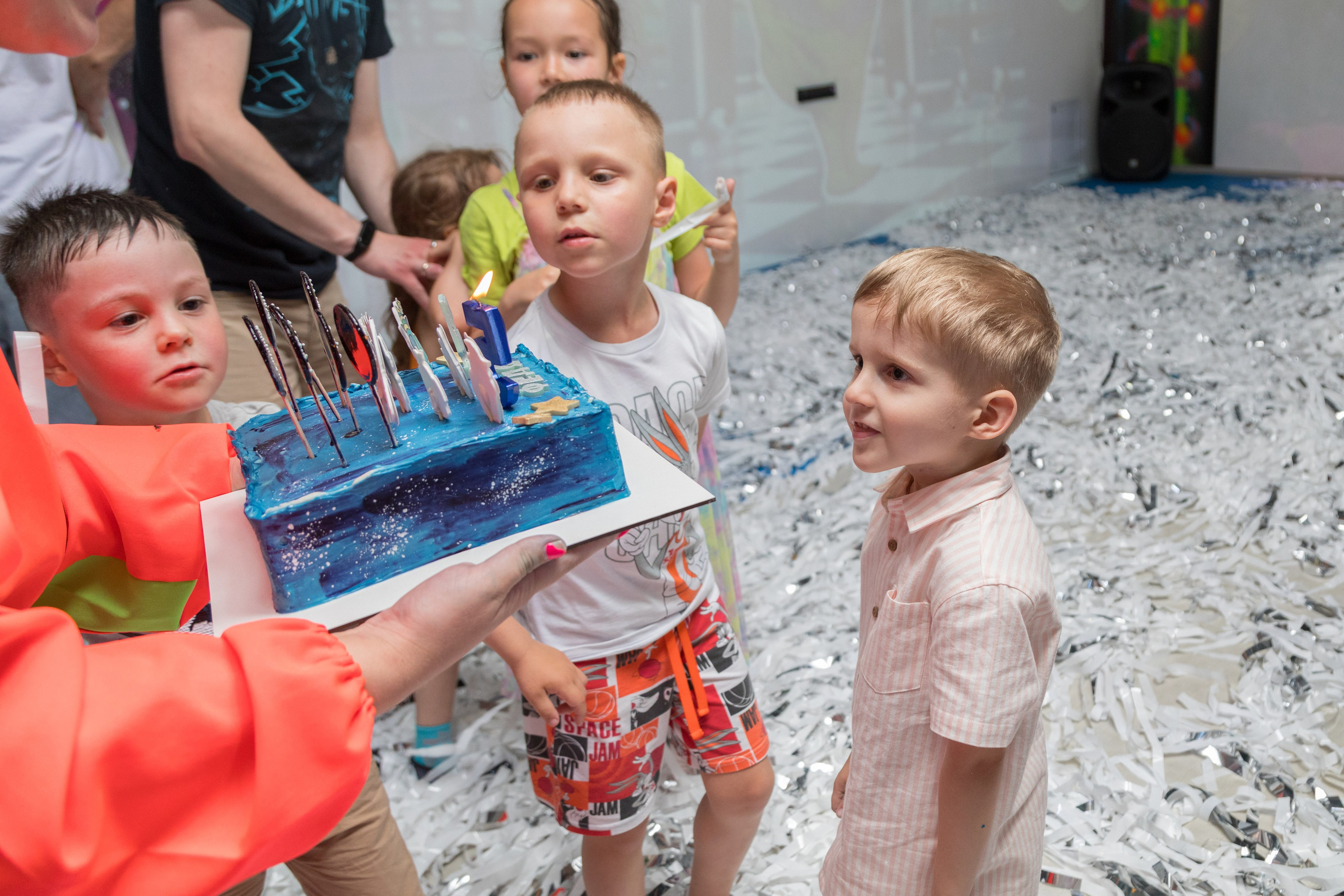 День рождения Феди, 5 лет. НЕОПАРК. Детский и контент фотограф Надя Волкова Санкт-Петербург