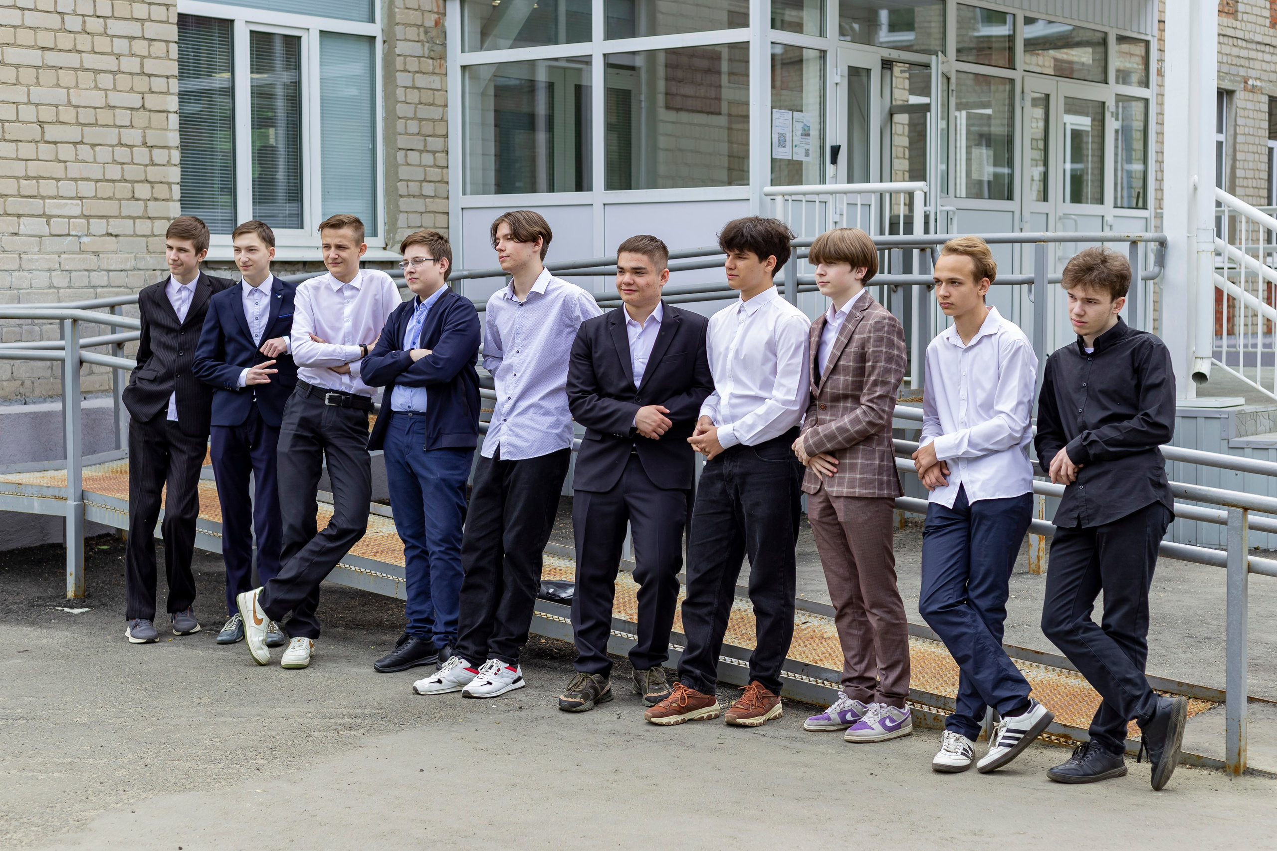 Фотосъемка 9 класс. Свадебный фотограф Марина Суворова и видеооператор Олег Петров