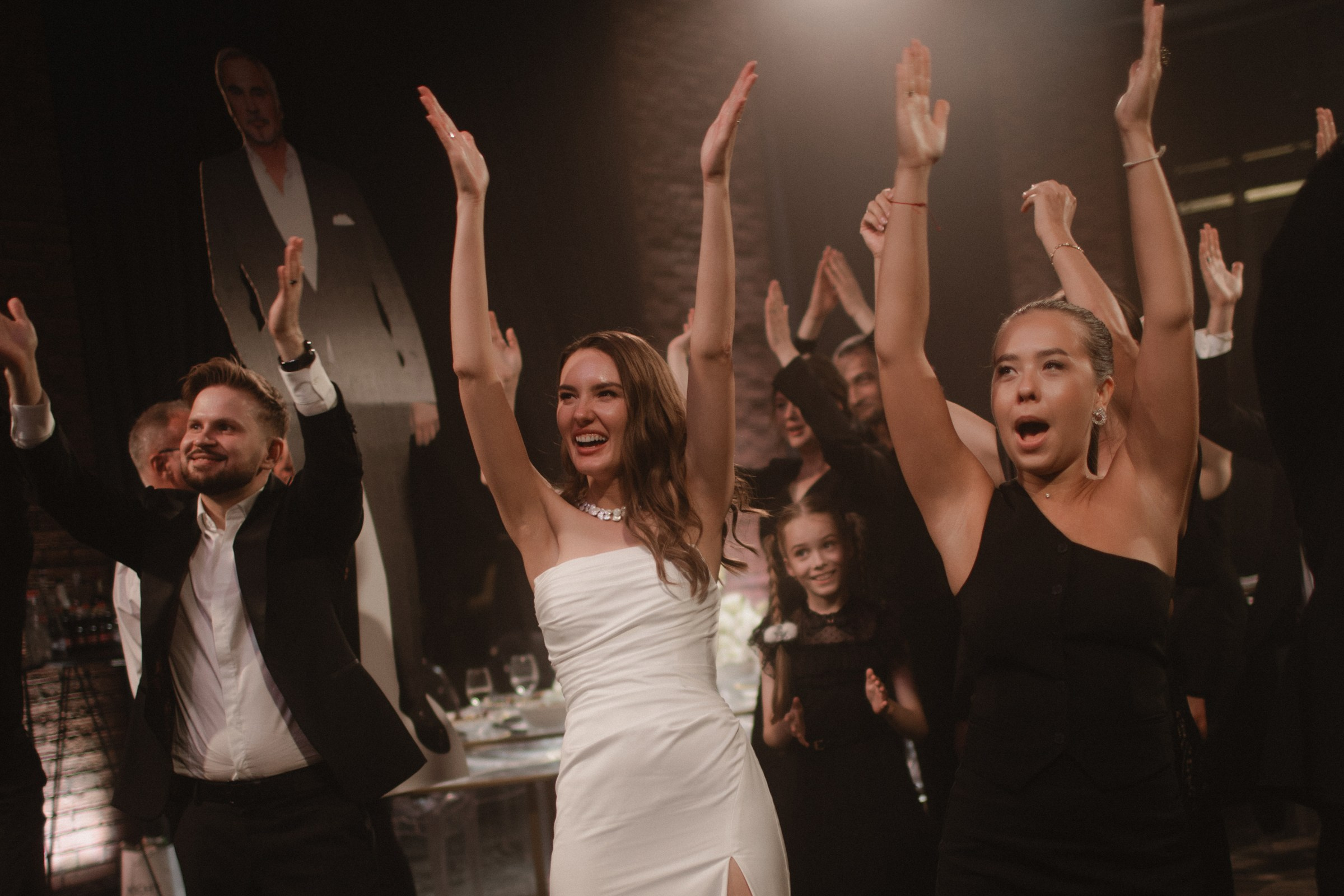 Собираемся на свадьбу вместе с фотосессией для двоих на утренние сборы. Свадебный, репортажный и портретный фотограф Сочи, Краснодар. Александра Зайцева