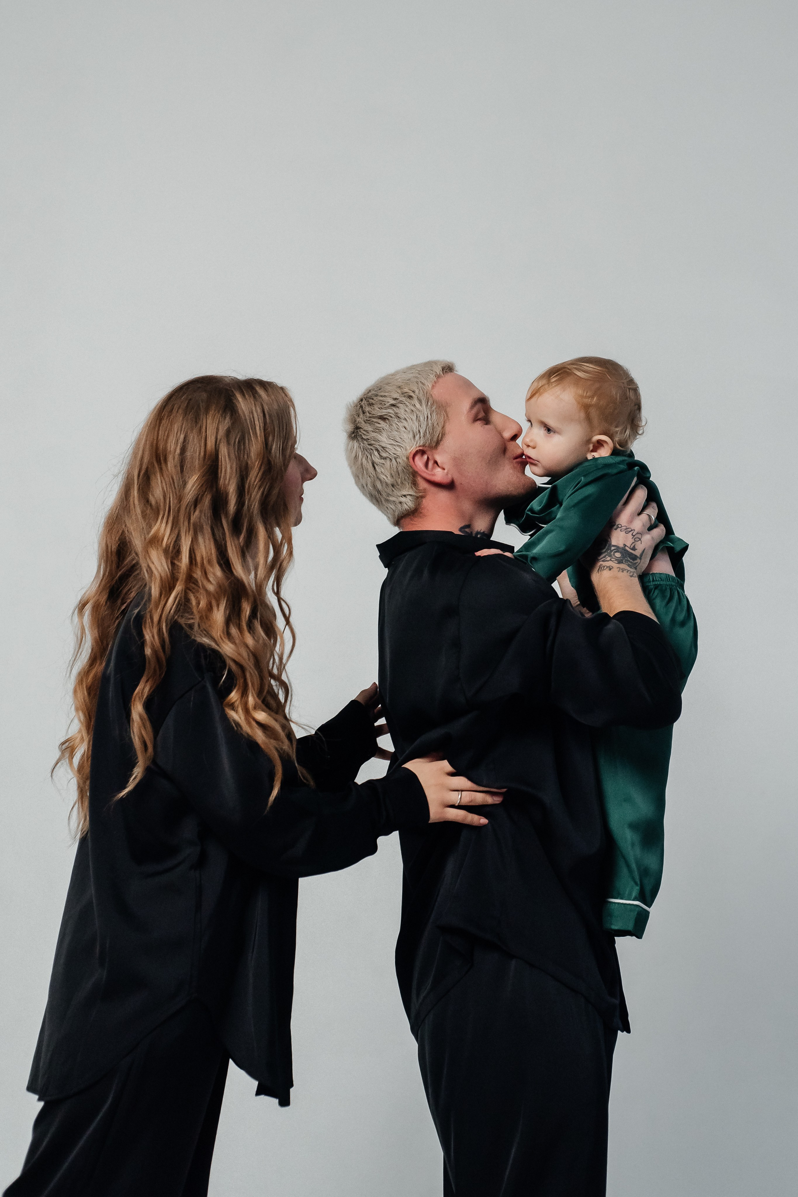 Мама, папа, дочь (атласные пижамы). Фотограф в Дзержинске Наташа Баева