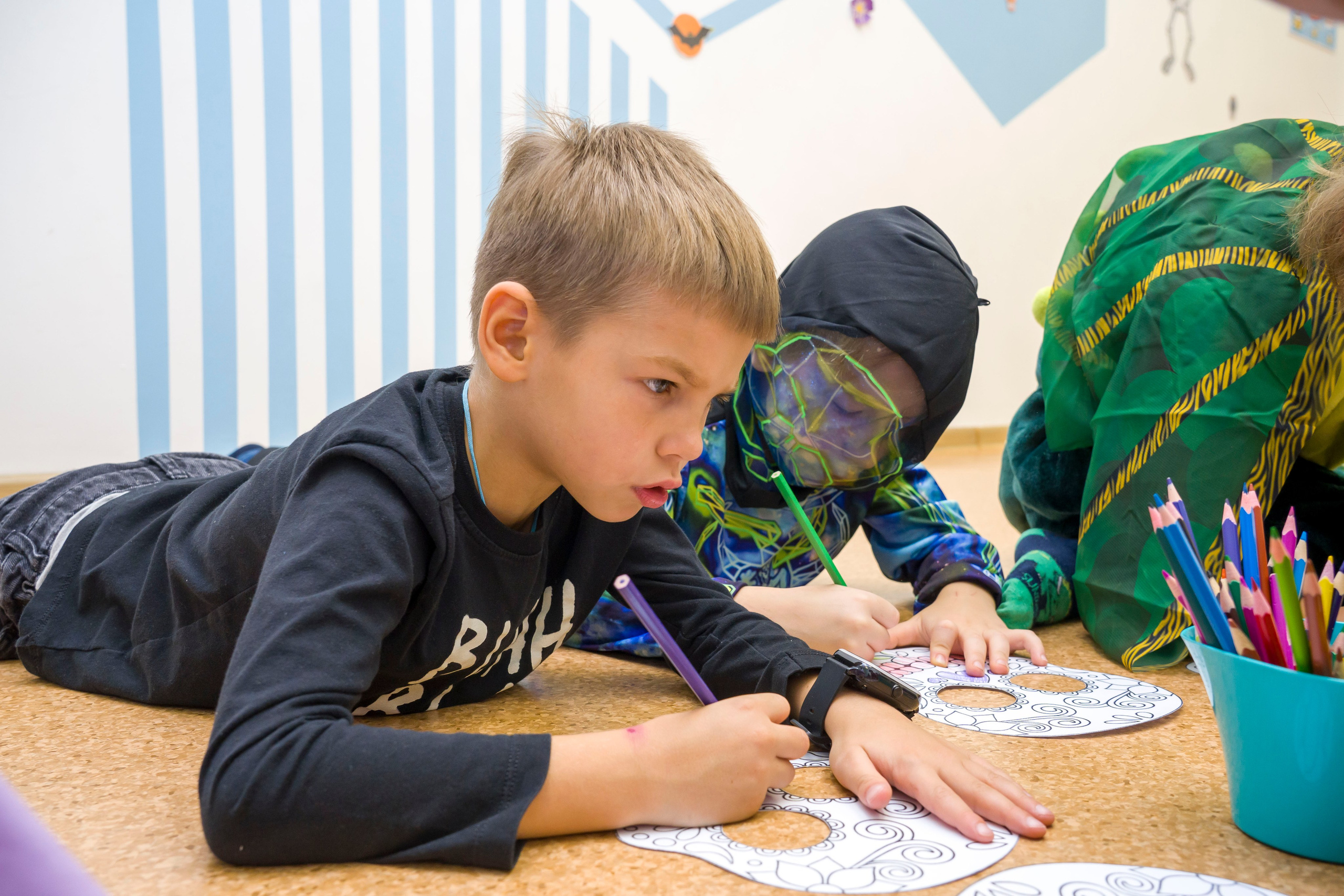 Репортаж детского праздника хеллоуин. Фотограф в Санкт-Петербурге. Репортажная и все съёмки для бизнеса