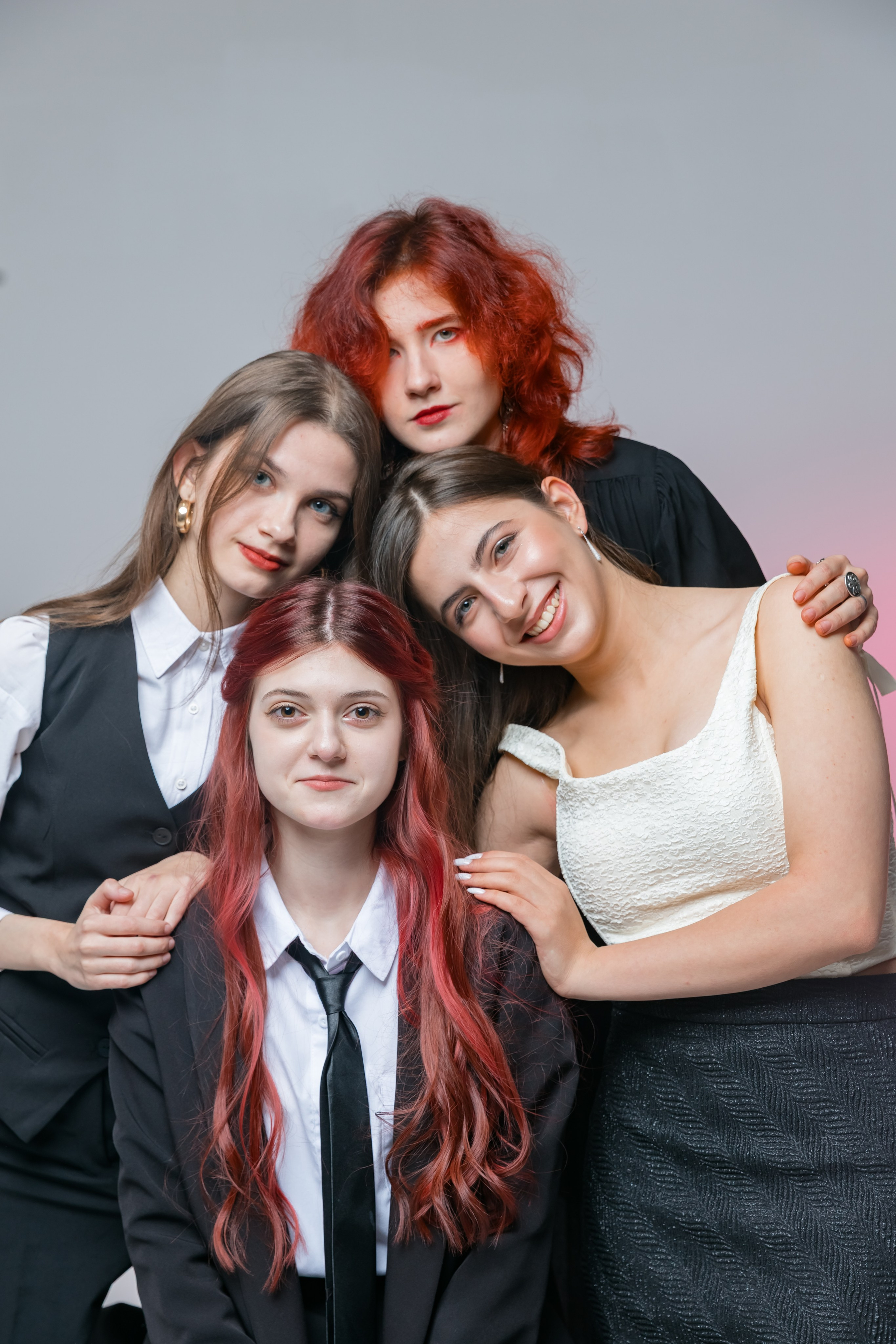 Позирование группы. Выпускные альбомы для детского сада и школы