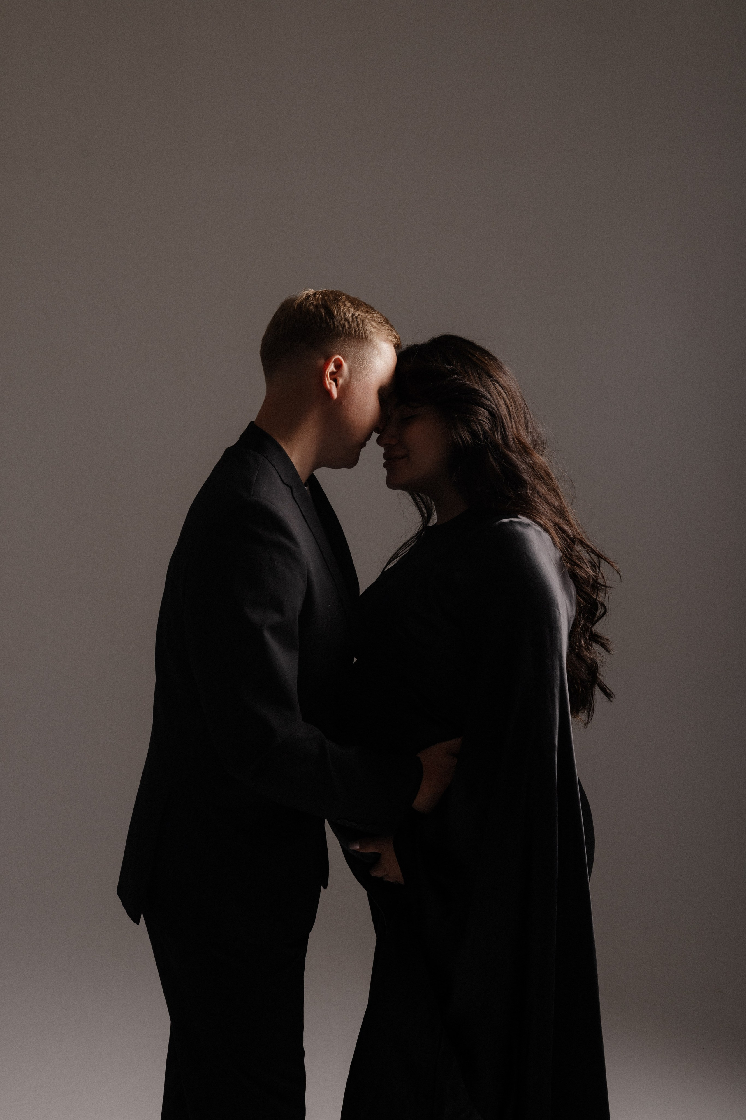 Екатерина и Артем фотосессия в студии. Свадебный и портретный фотограф в Москве Анастасия Масюк