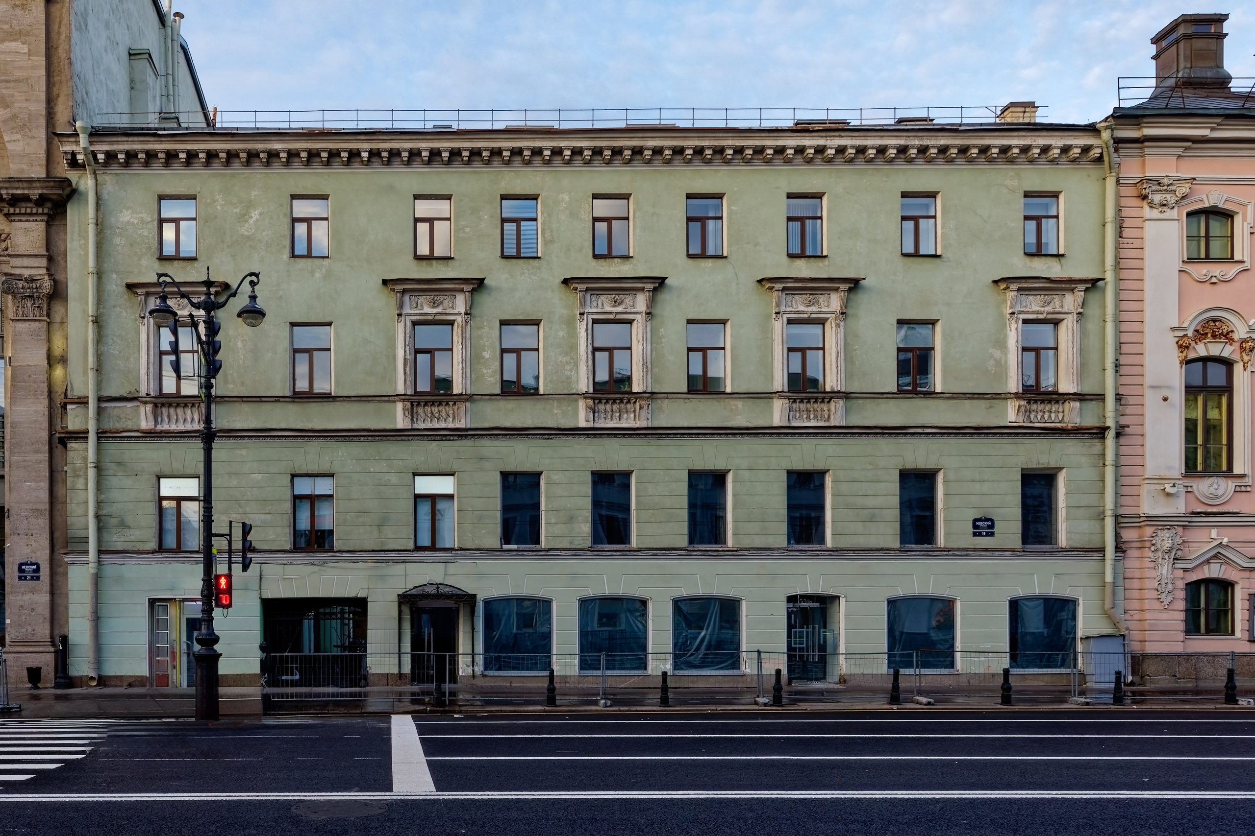 Санкт-Петербург, Невский проспект, дом 19. Дом Строгановых, 1740 год. Архитектор Михаил Григорьевич Земцов. ОКНРЗ 7832417000
