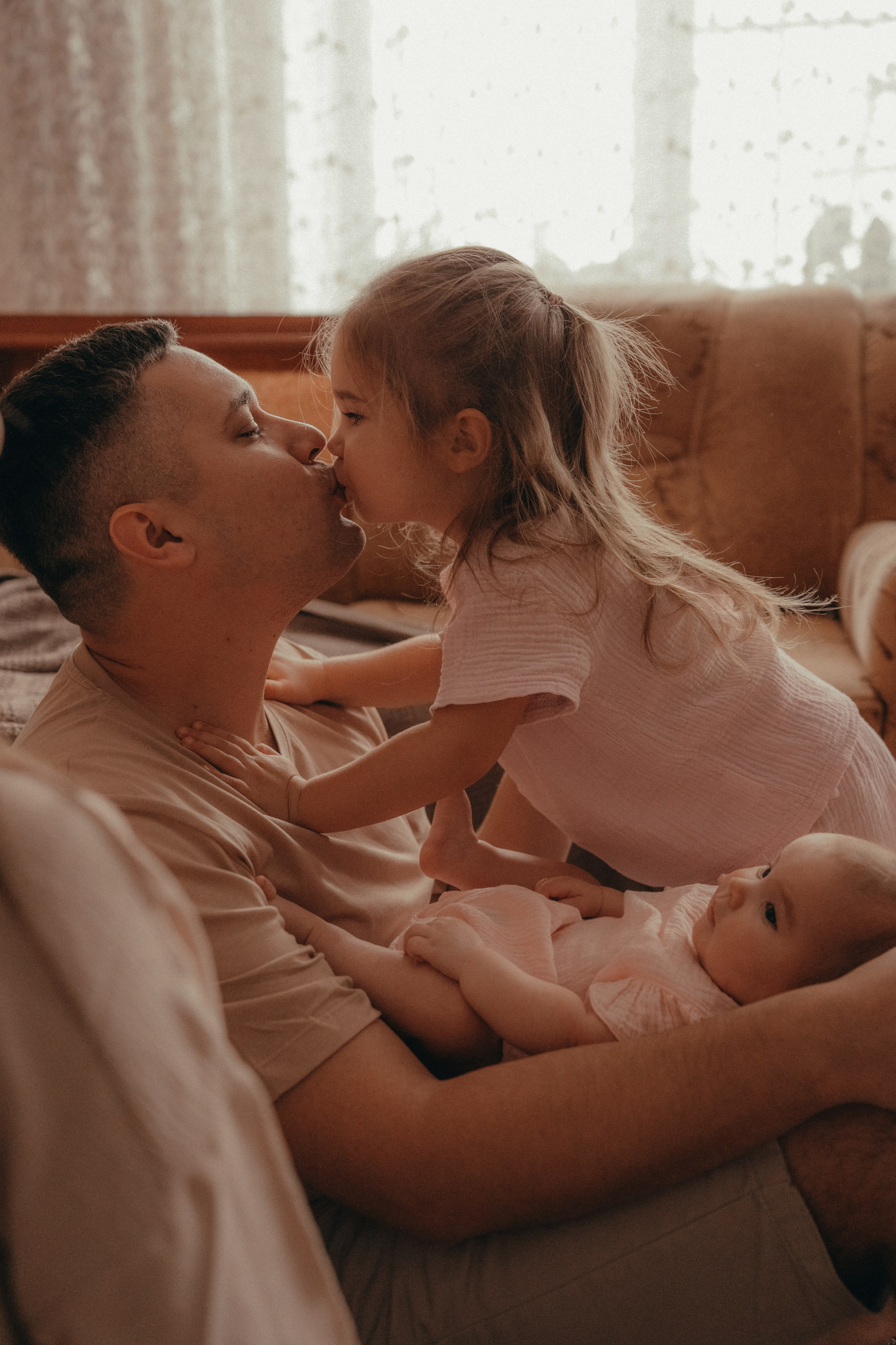 Максим, Света, Лера и Саша. Семейный фотограф • Домашние съемки в Нижнем Новгороде