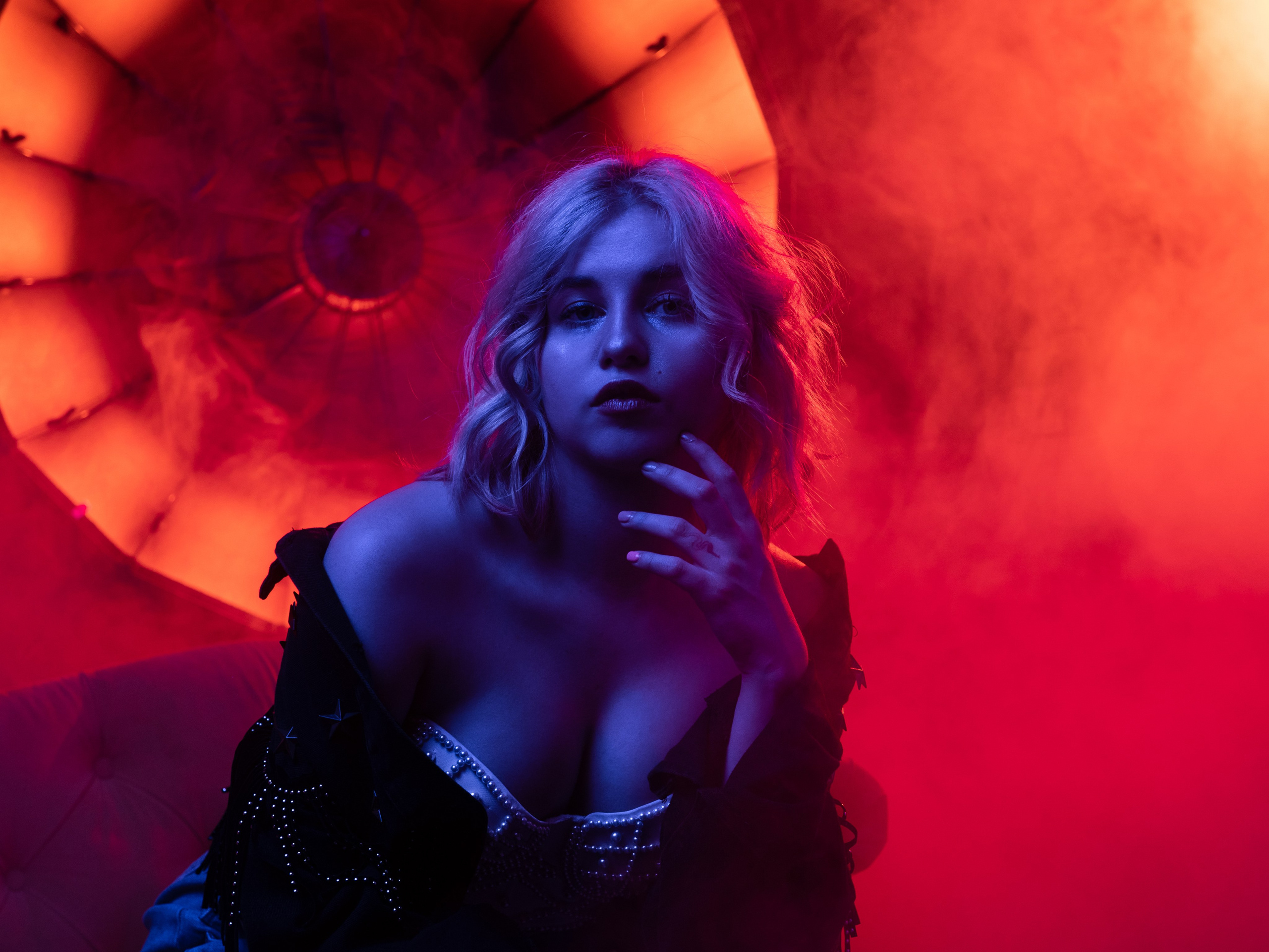 Студийная фотосессия для девушки. Яростный фотолюбитель Vervie Vitoe