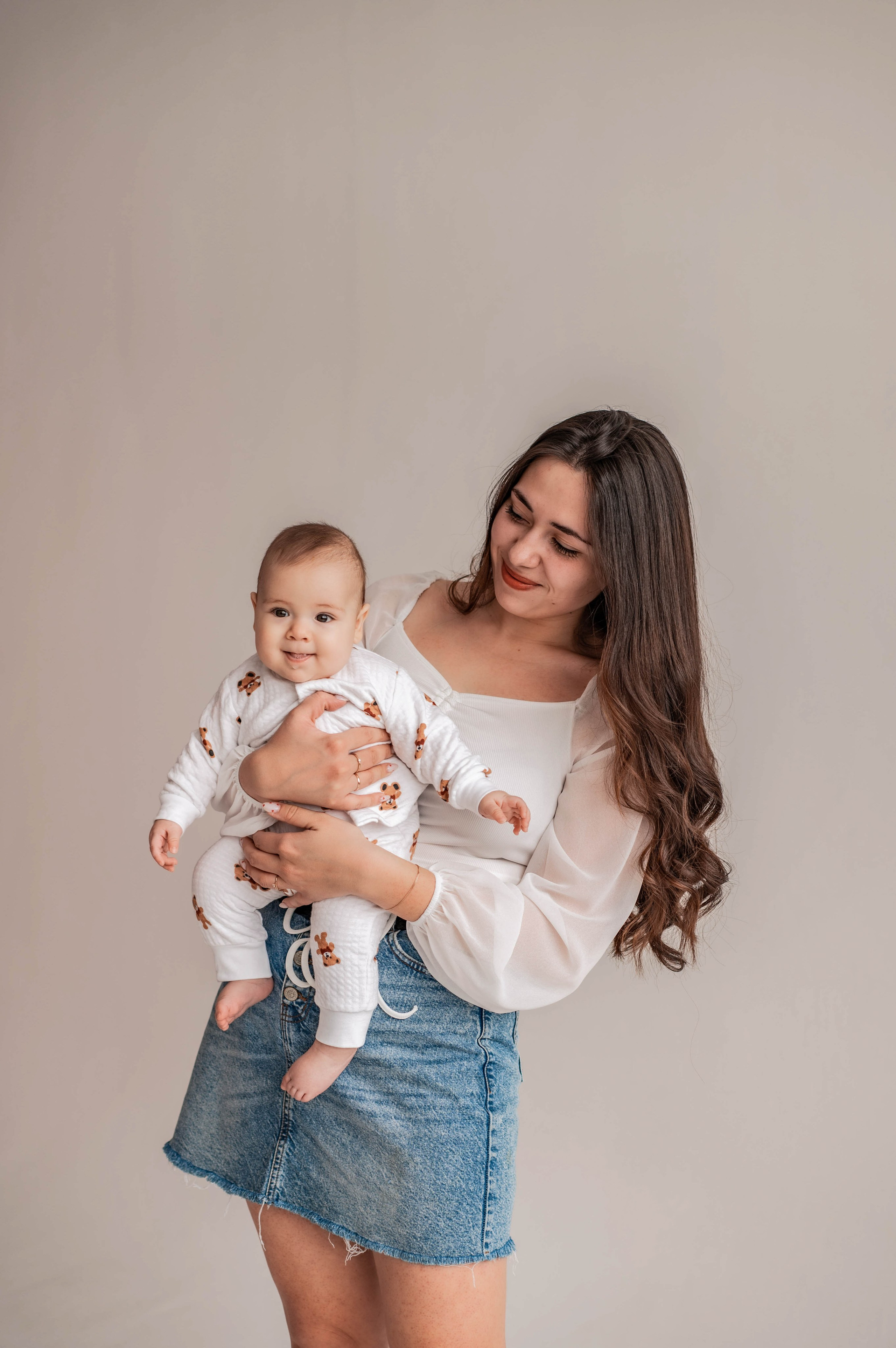 Алина и Кирилл с малышом. Семейный и свадебный фотограф в Абакане Юлия Су