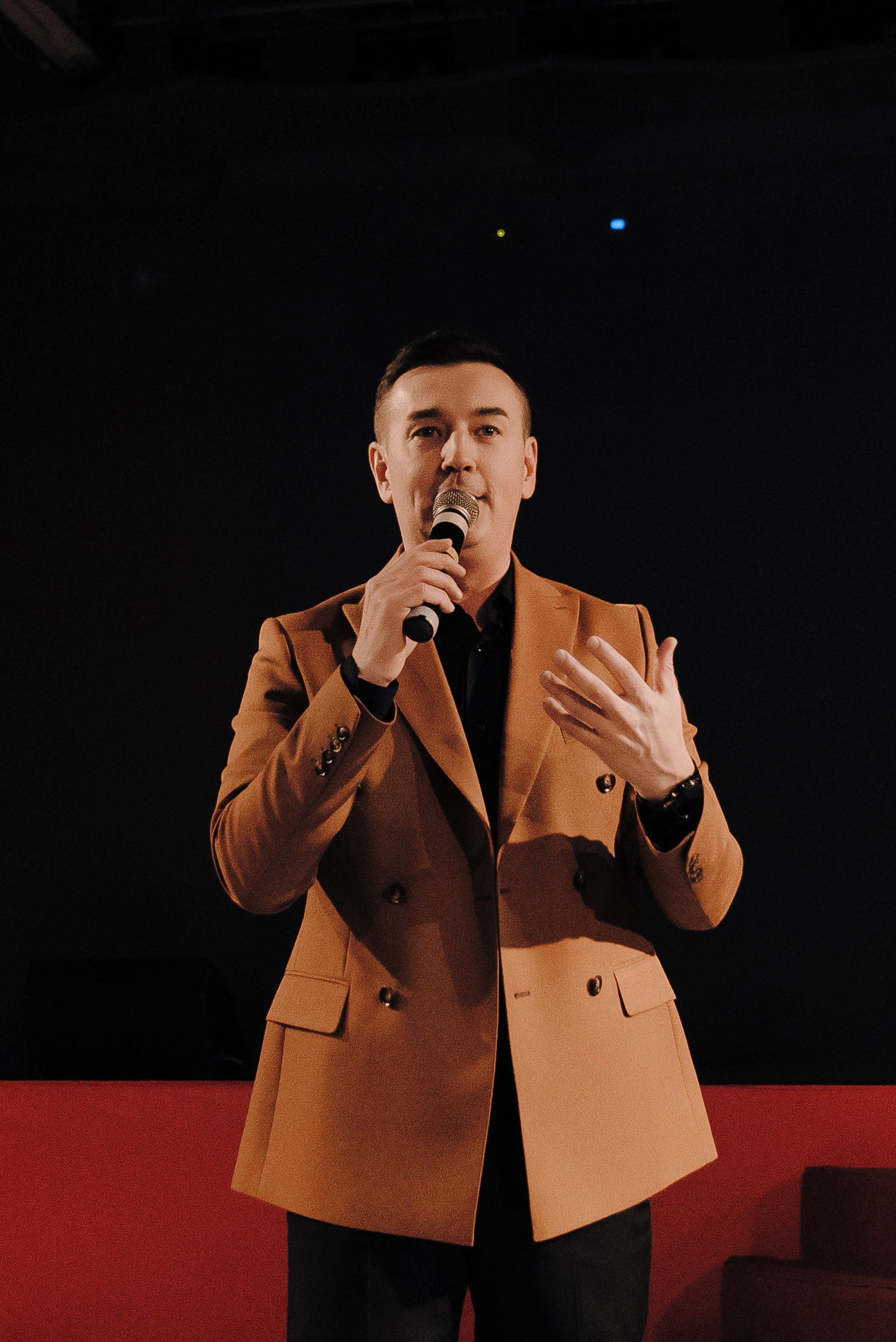 СПЕКТАКЛЬ «ВОЛШЕБНЫЕ ОЧКИ» ОПТИК-ЦЕНТР. Репортажный фотограф Зуев Роман г. Челябинск