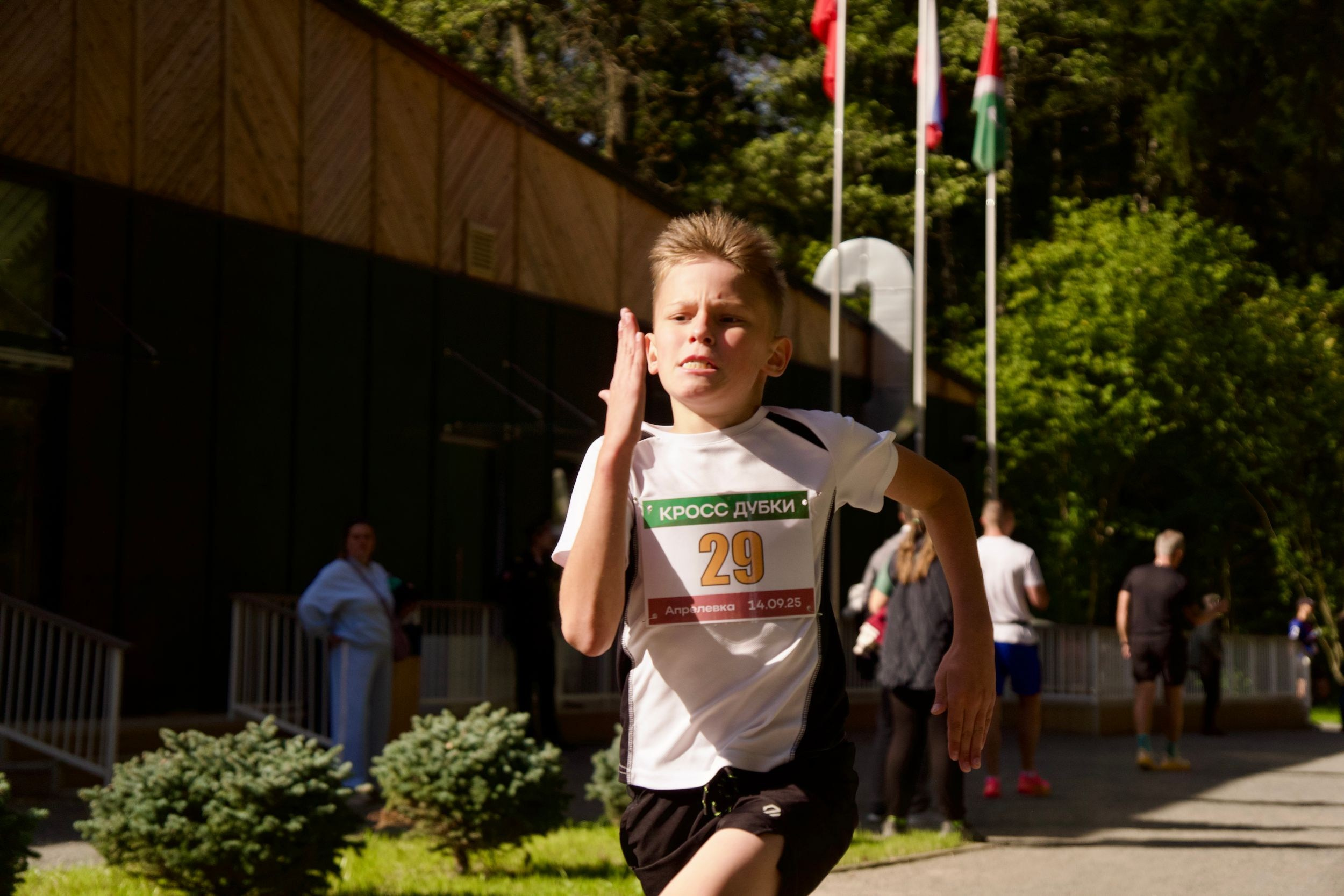 Забег в парке «Дубки». Кафе «БЕЛКА НАШЕПТАЛА». Ну оооочень концептуальное кафе
