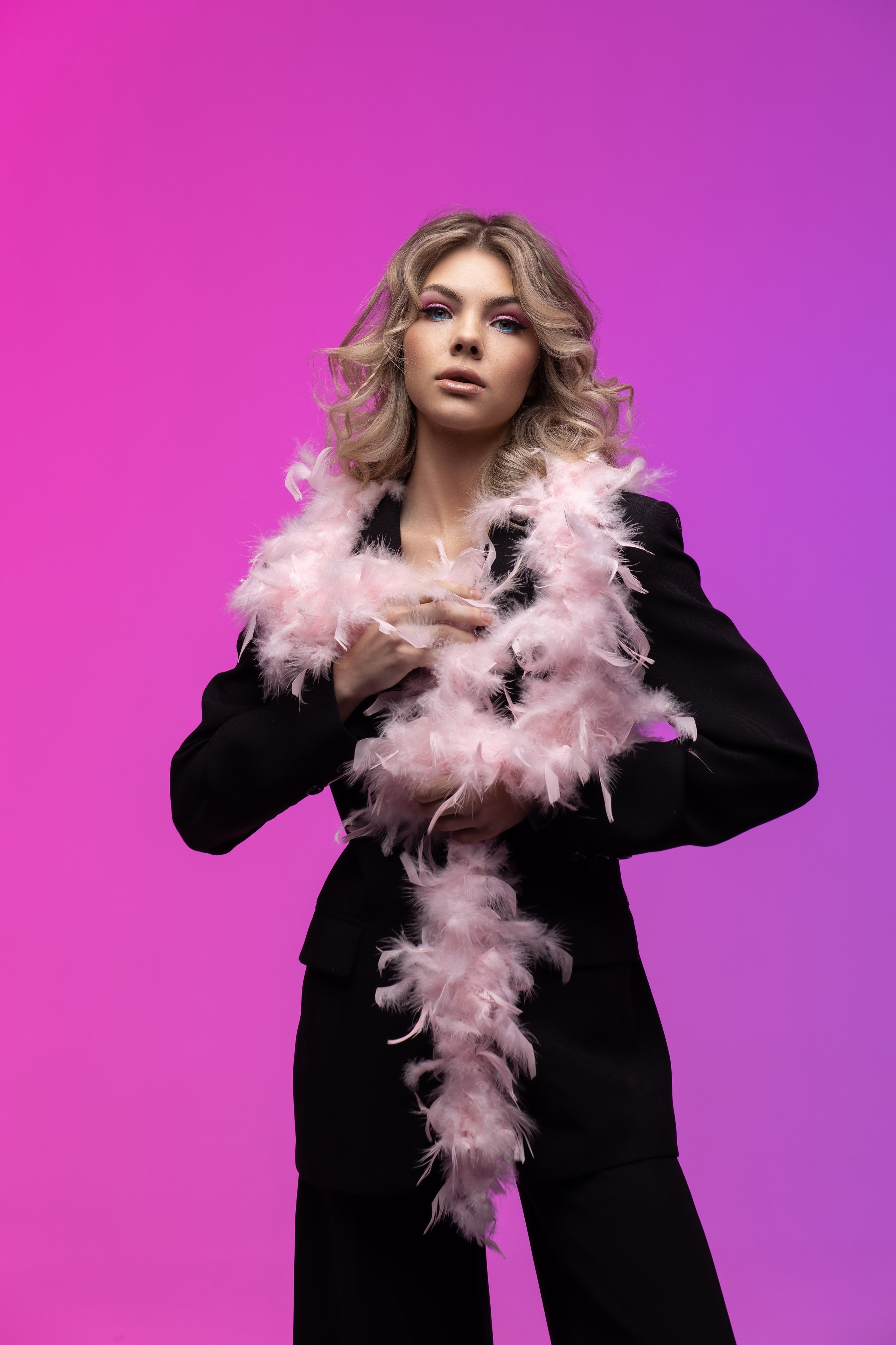 Цветной свет и фигуры. Фотограф Минск