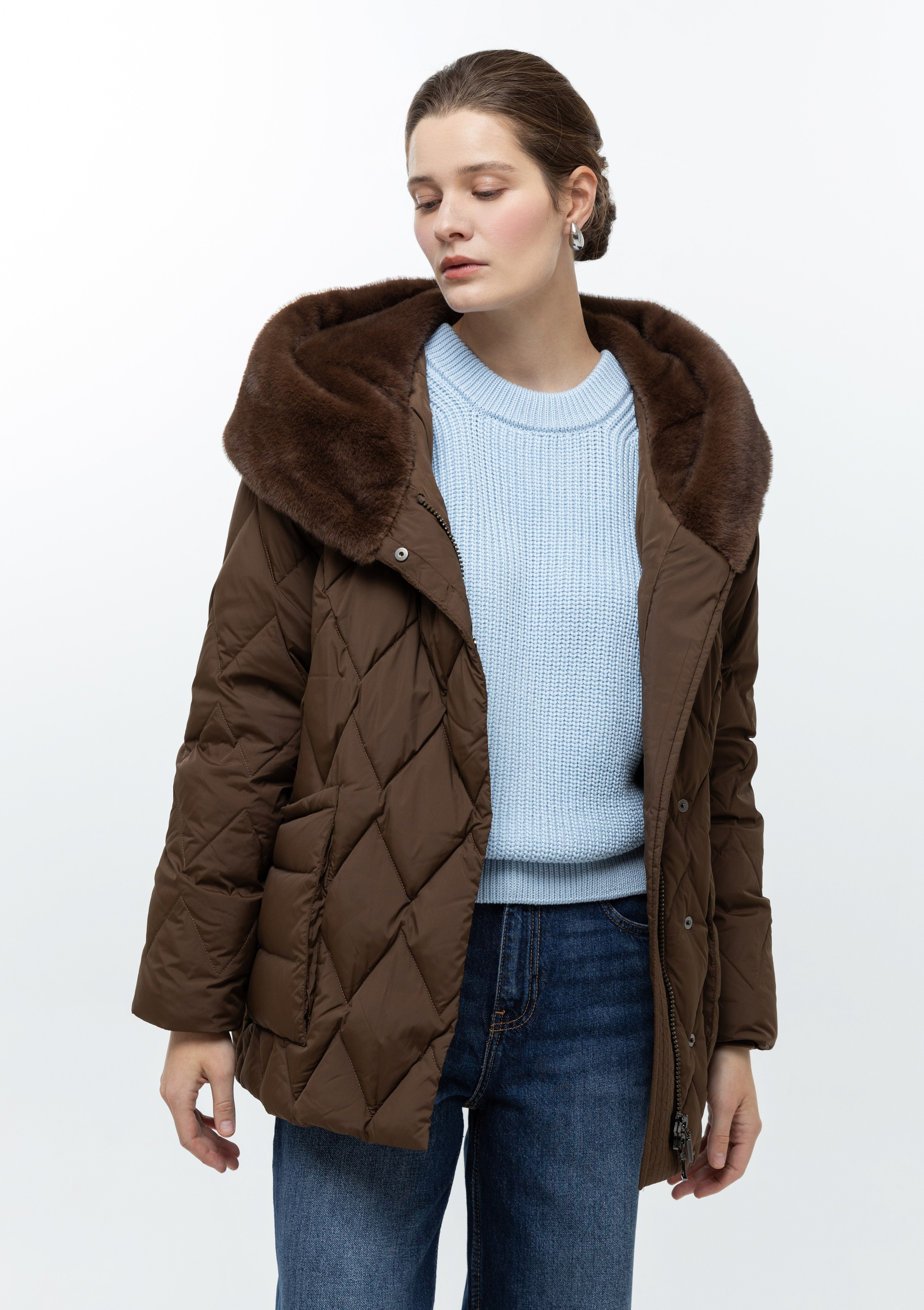 Каталог. Верхняя одежда + трикотаж бренда. 4ч,. Визажист для брендов, Фэшн продюсер Олеся Глушкова