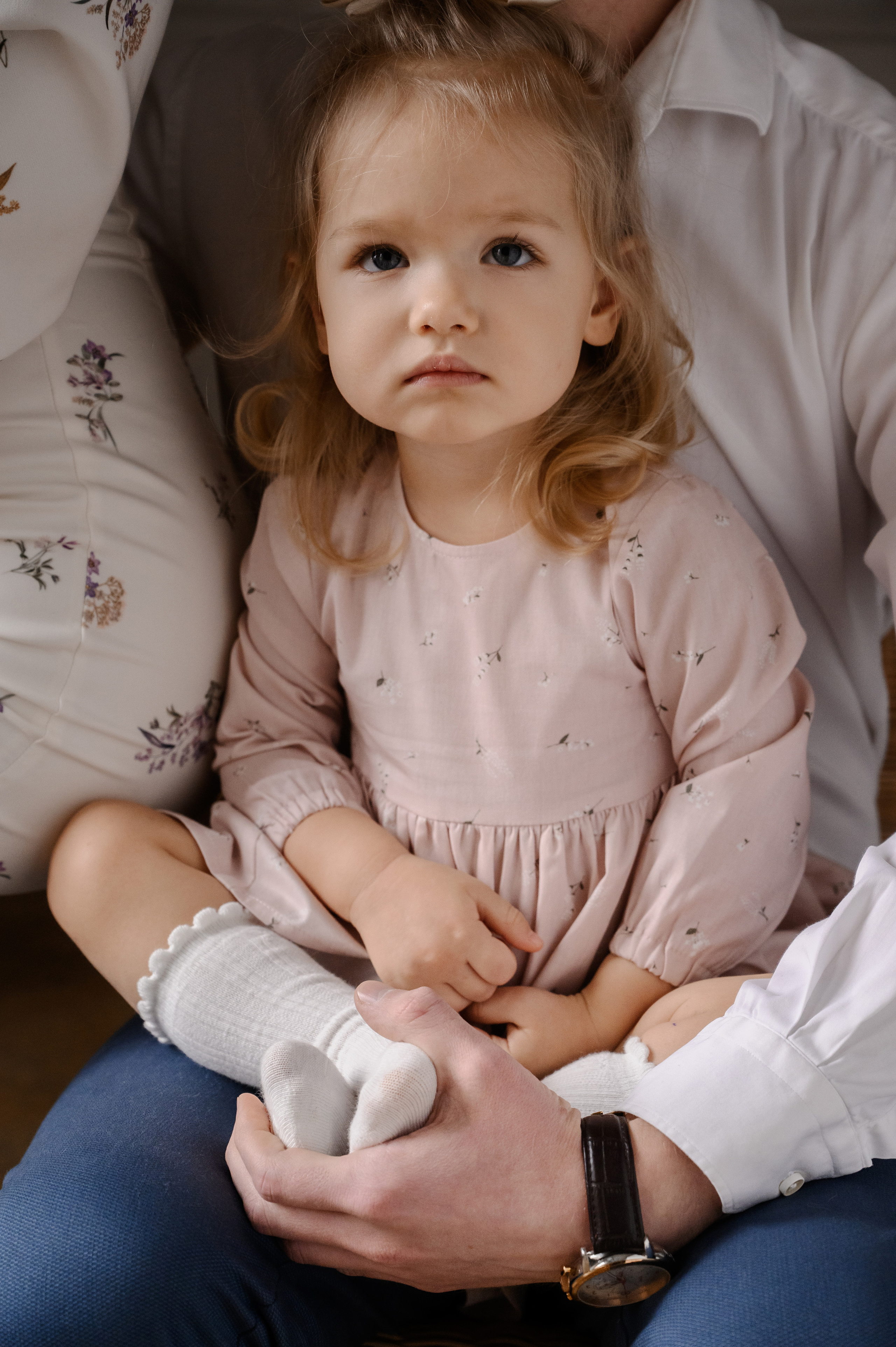 Семейная фотосъемка. Профессиональный фотограф беременности в СПБ. Стильные фотосессии беременности в стиле минимализм и классическая фотография