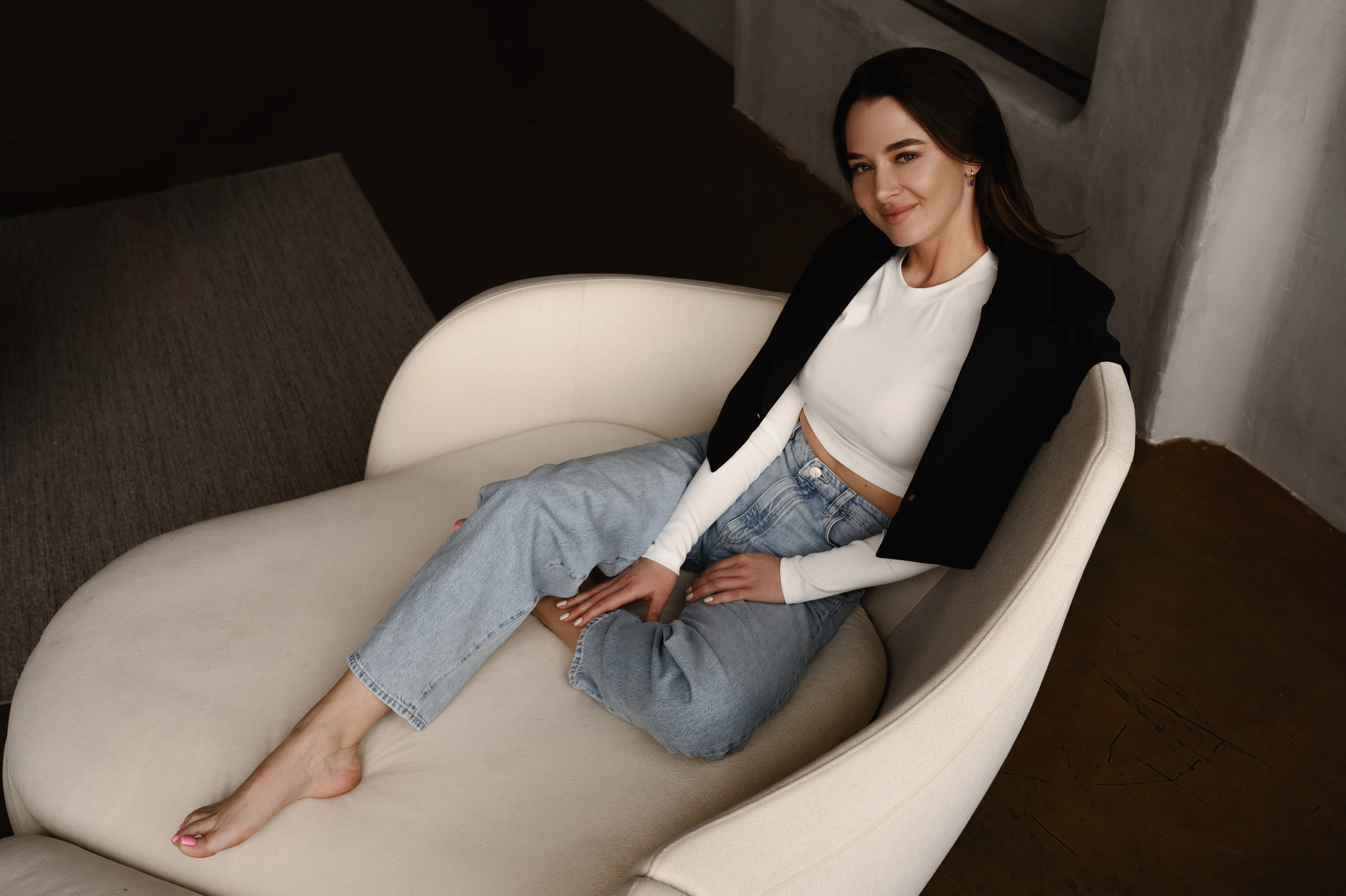 Юлия. Профессиональный фотограф беременности в СПБ. Стильные фотосессии беременности в стиле минимализм и классическая фотография