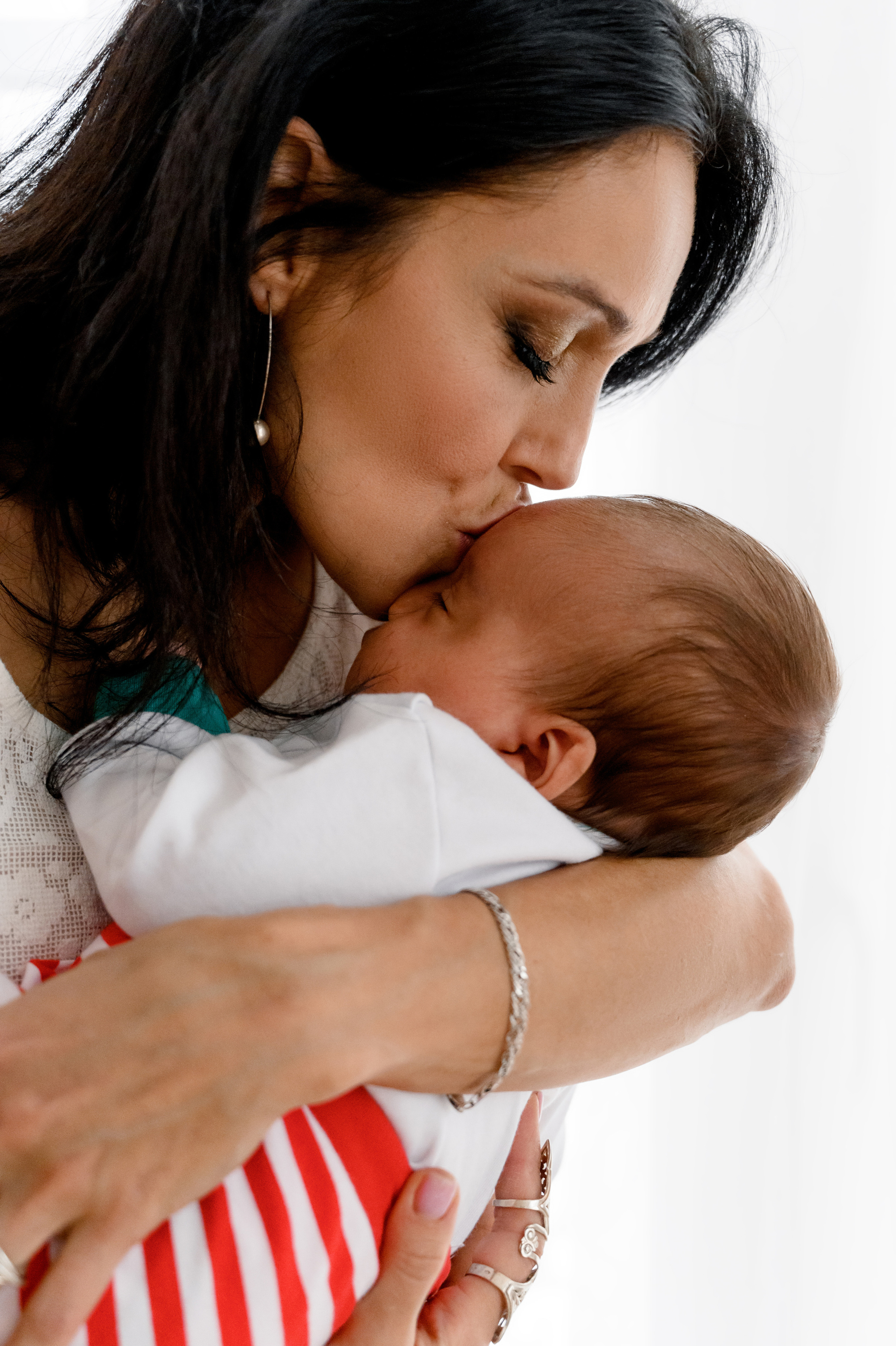 Юля семьей. Профессиональный фотограф беременности в СПБ. Стильные фотосессии беременности в стиле минимализм и классическая фотография