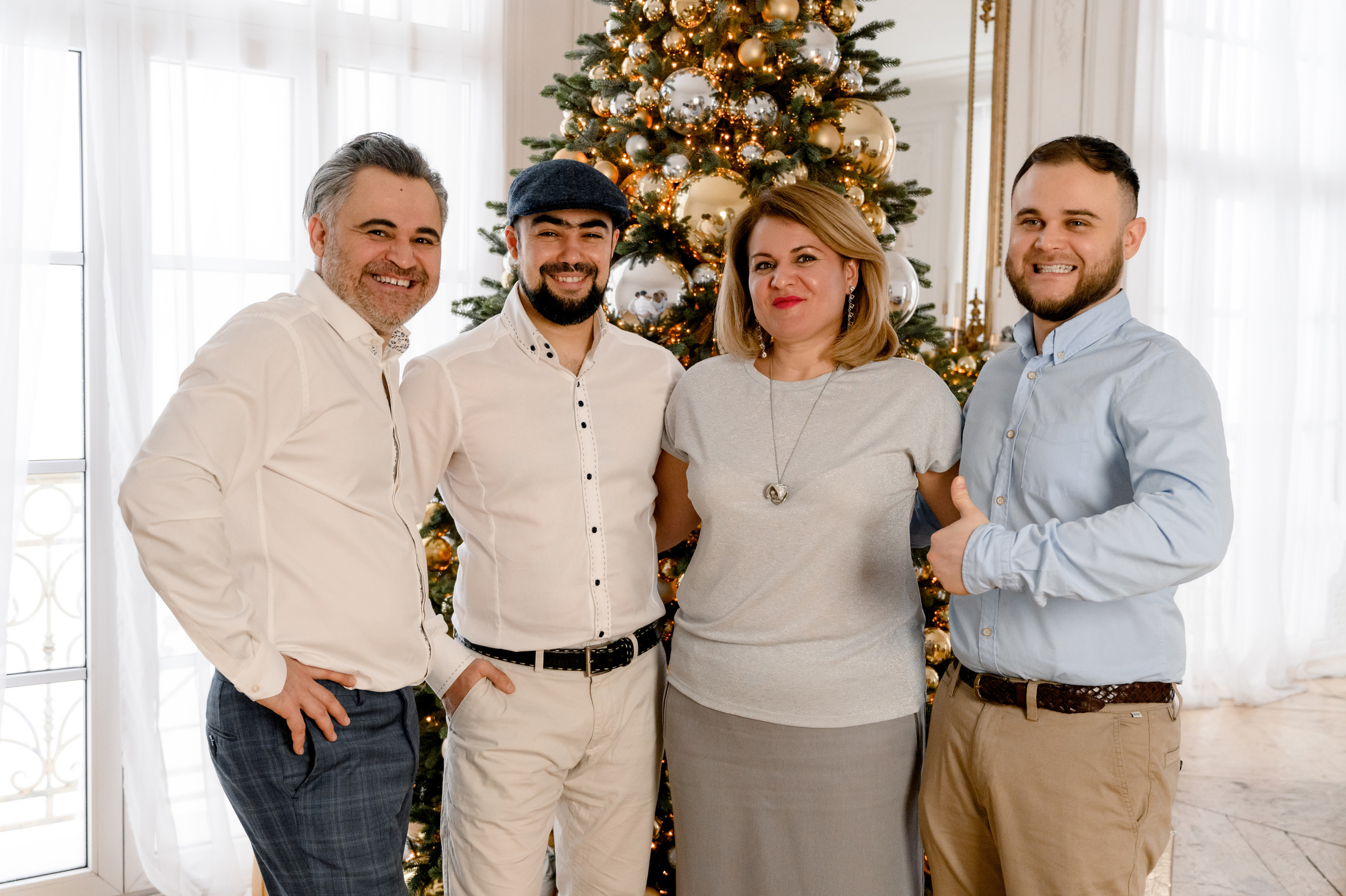 Юля семьей. Профессиональный фотограф беременности в СПБ. Стильные фотосессии беременности в стиле минимализм и классическая фотография