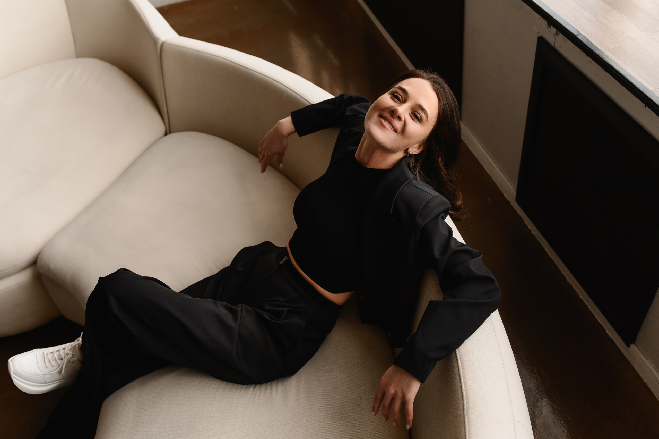 Юлия. Профессиональный фотограф беременности в СПБ. Стильные фотосессии беременности в стиле минимализм и классическая фотография