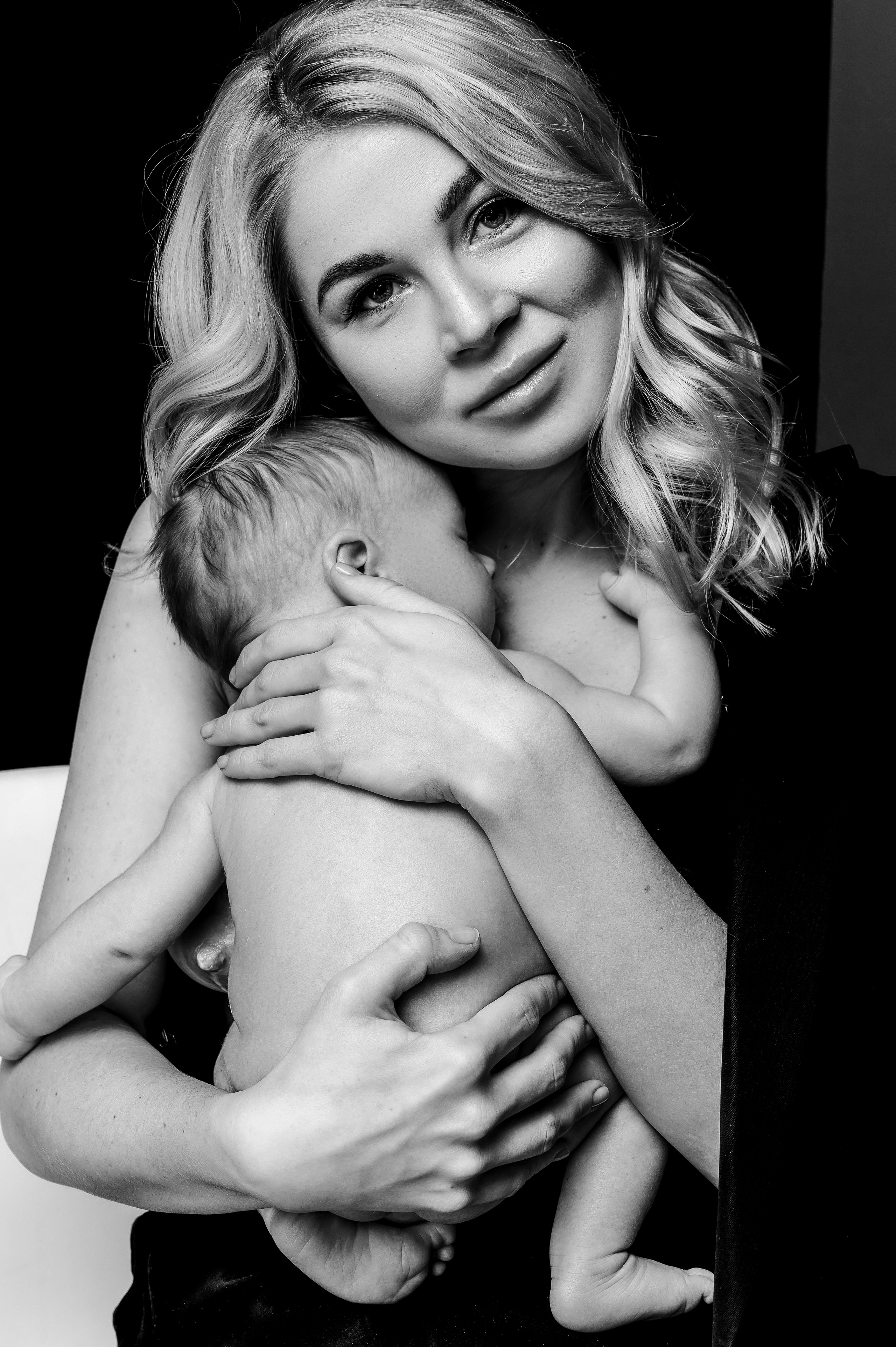 Ирочка. Профессиональный фотограф беременности в СПБ. Стильные фотосессии беременности в стиле минимализм и классическая фотография