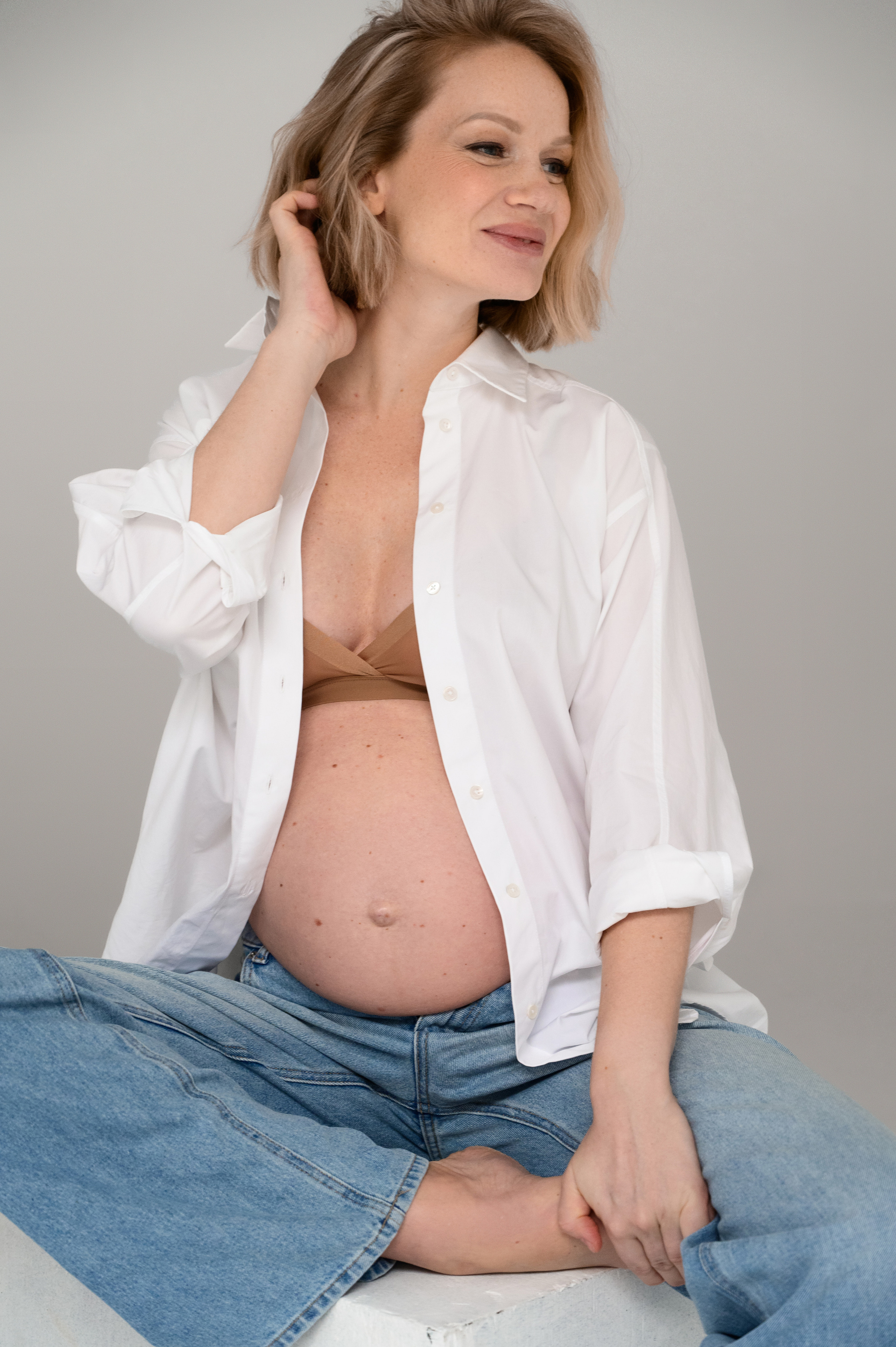 Олеся. Профессиональный фотограф беременности в СПБ. Стильные фотосессии беременности в стиле минимализм и классическая фотография