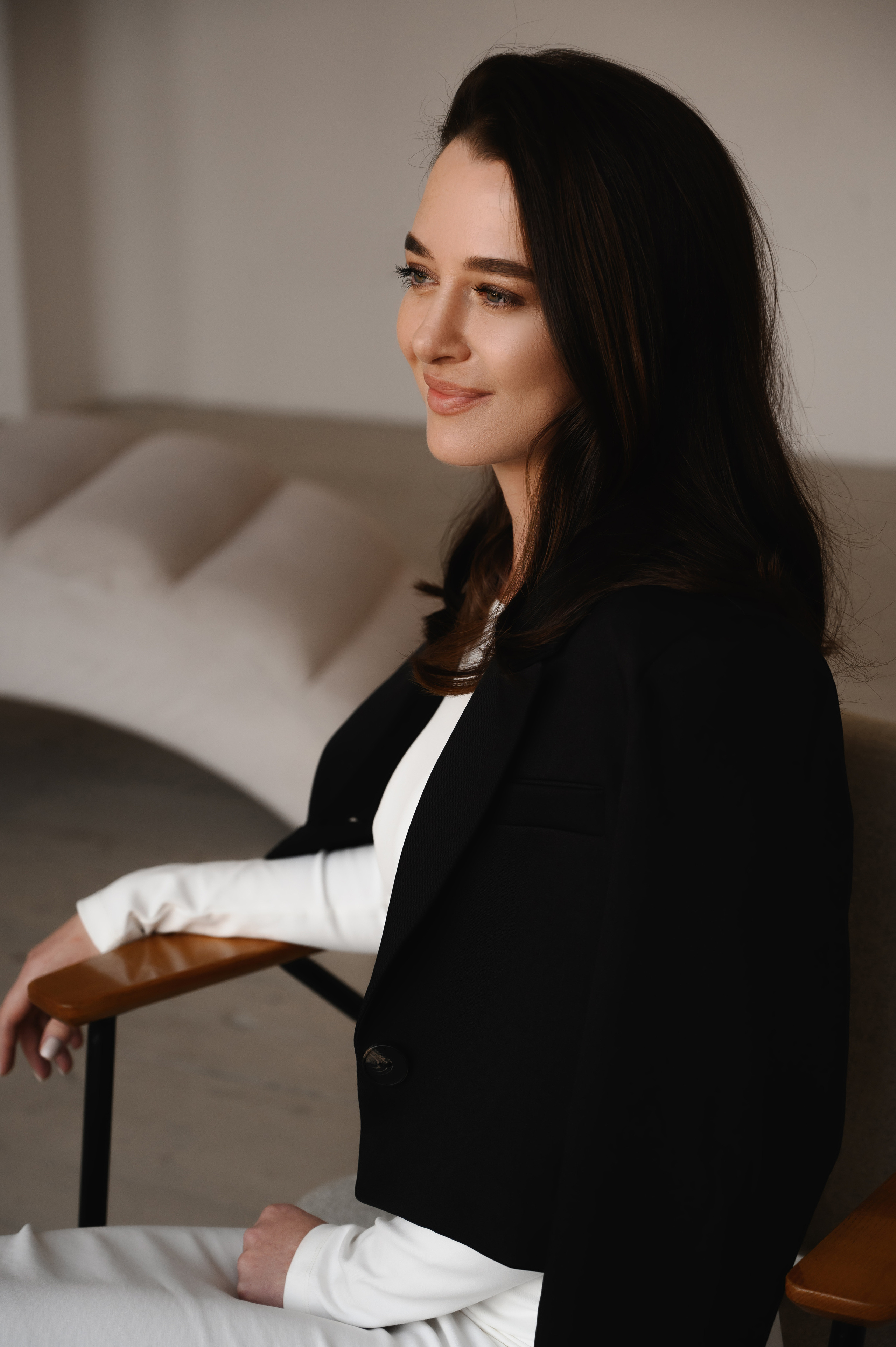 Юлия. Профессиональный фотограф беременности в СПБ. Стильные фотосессии беременности в стиле минимализм и классическая фотография