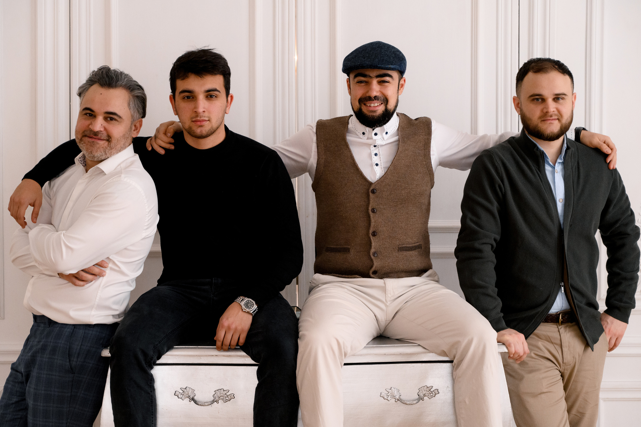 Юля семьей. Профессиональный фотограф беременности в СПБ. Стильные фотосессии беременности в стиле минимализм и классическая фотография