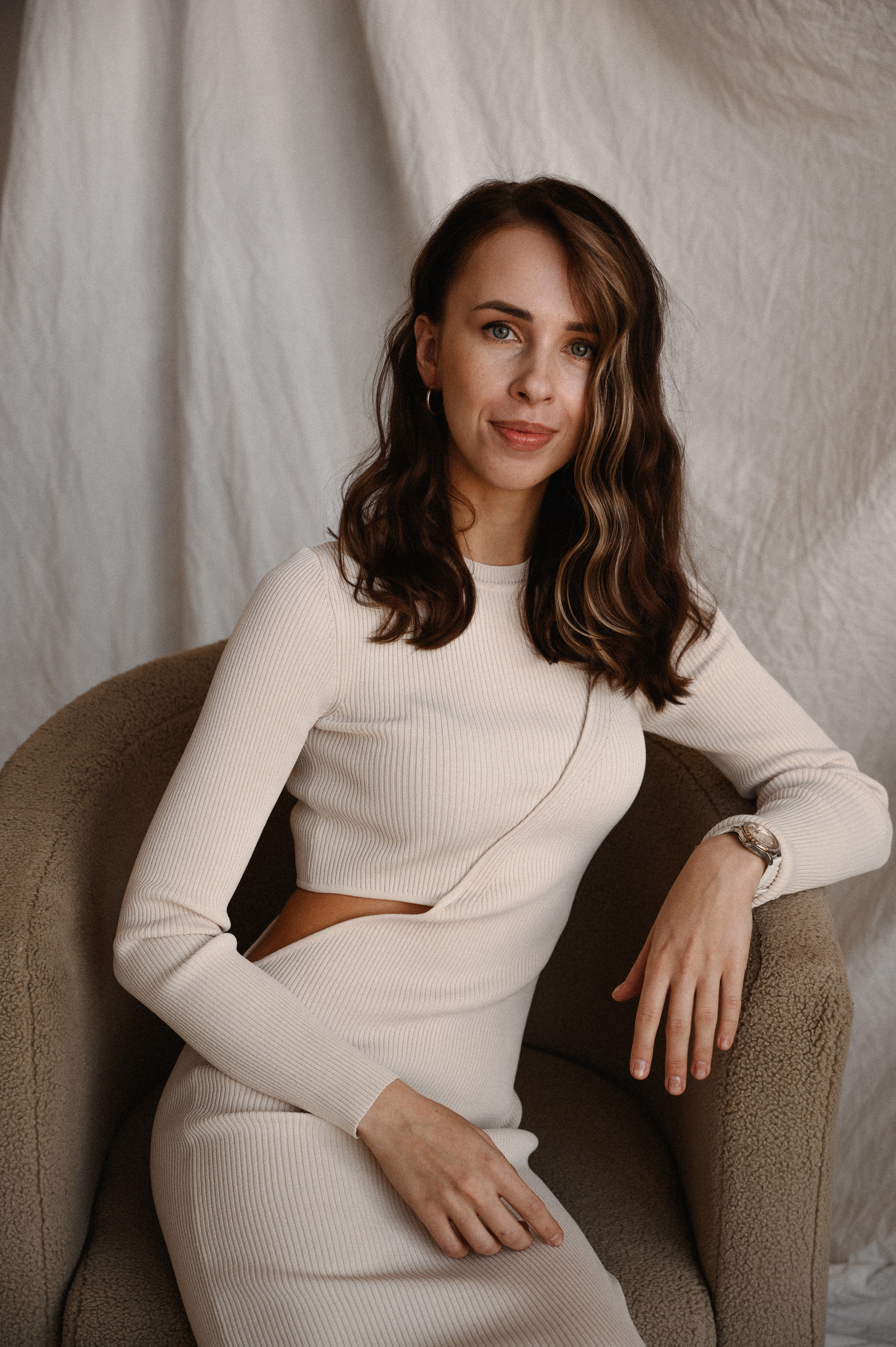 Екатерина. Профессиональный фотограф беременности в СПБ. Стильные фотосессии беременности в стиле минимализм и классическая фотография