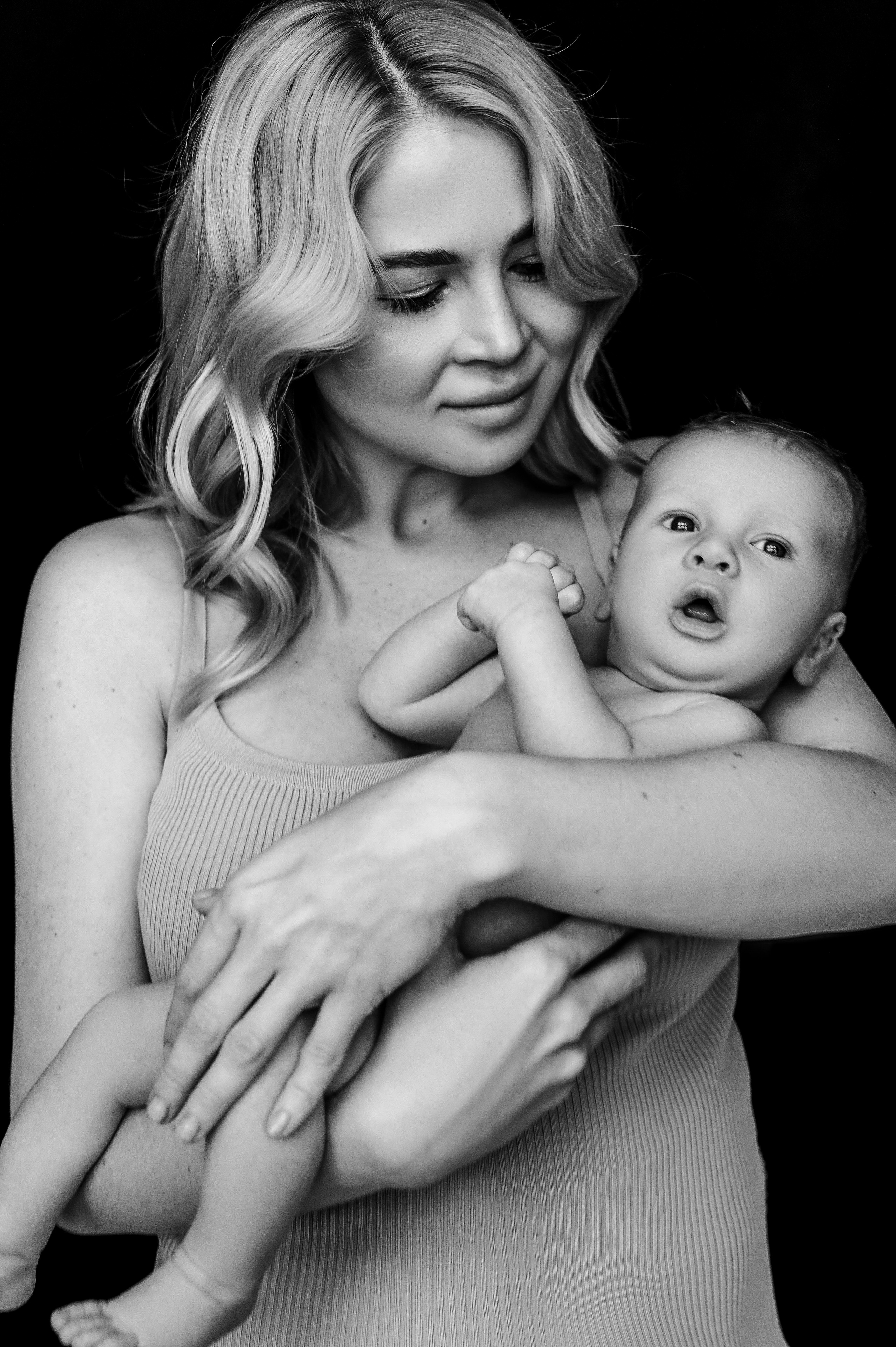 Ирочка. Профессиональный фотограф беременности в СПБ. Стильные фотосессии беременности в стиле минимализм и классическая фотография